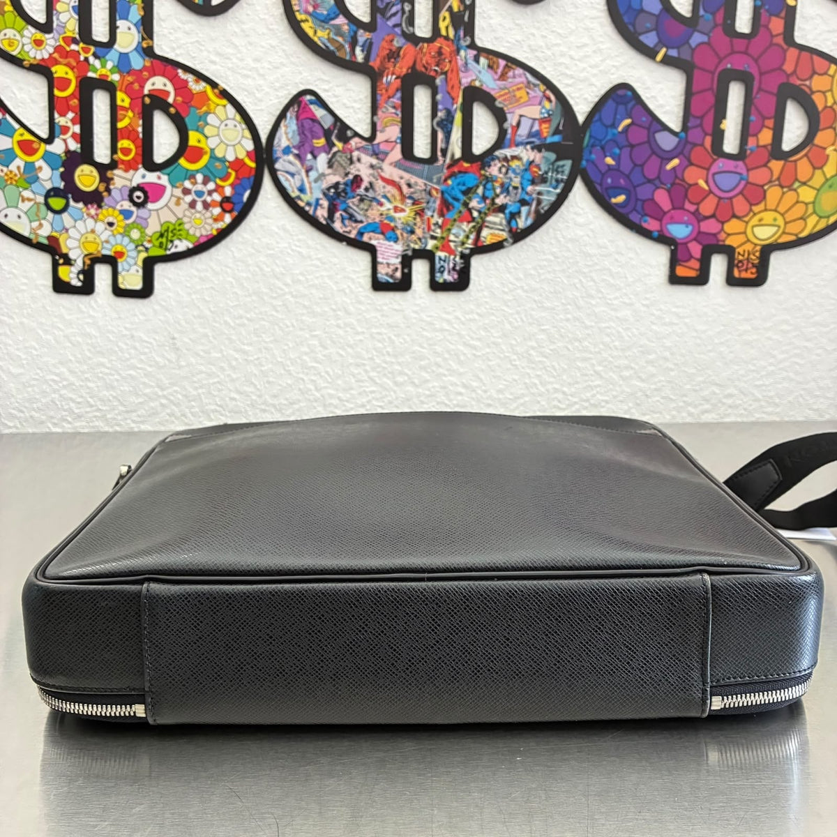 Louis Vuitton Porte Ordinateur Odessa Taiga