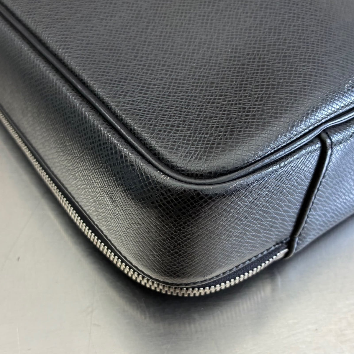 Louis Vuitton Porte Ordinateur Odessa Taiga