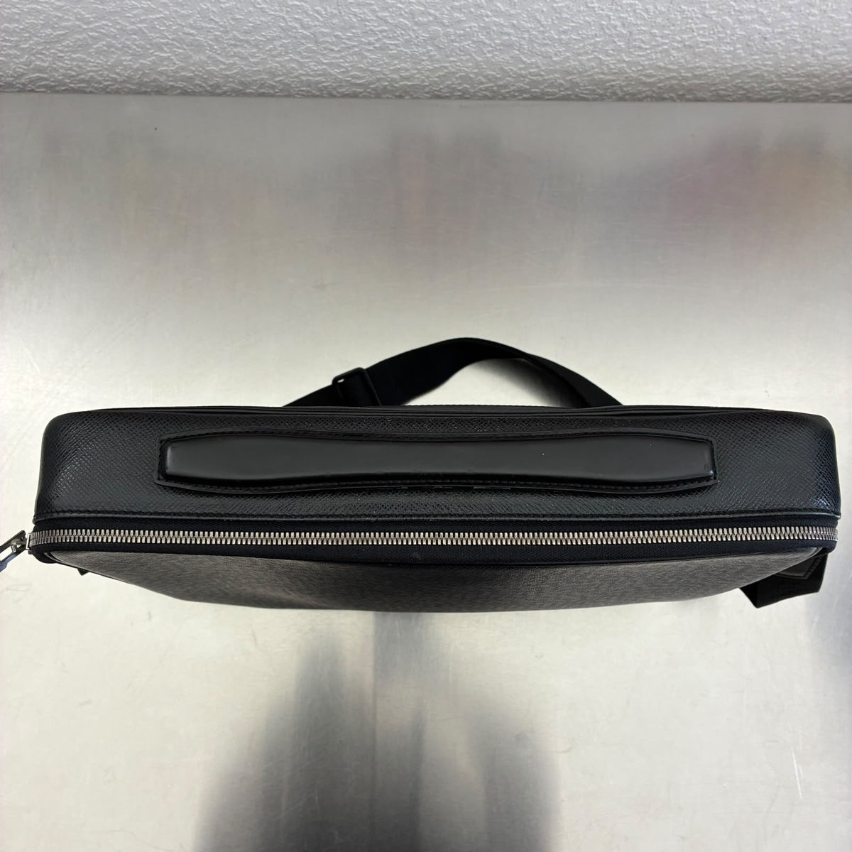 Louis Vuitton Porte Ordinateur Odessa Taiga