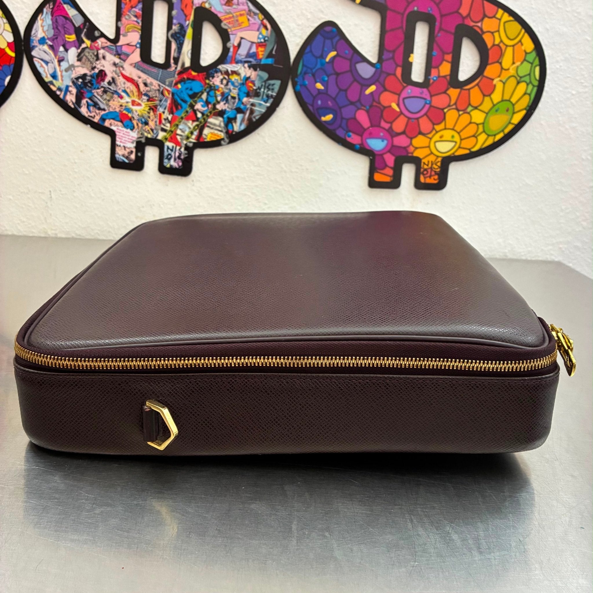 Louis Vuitton Porte Ordinateur Taiga