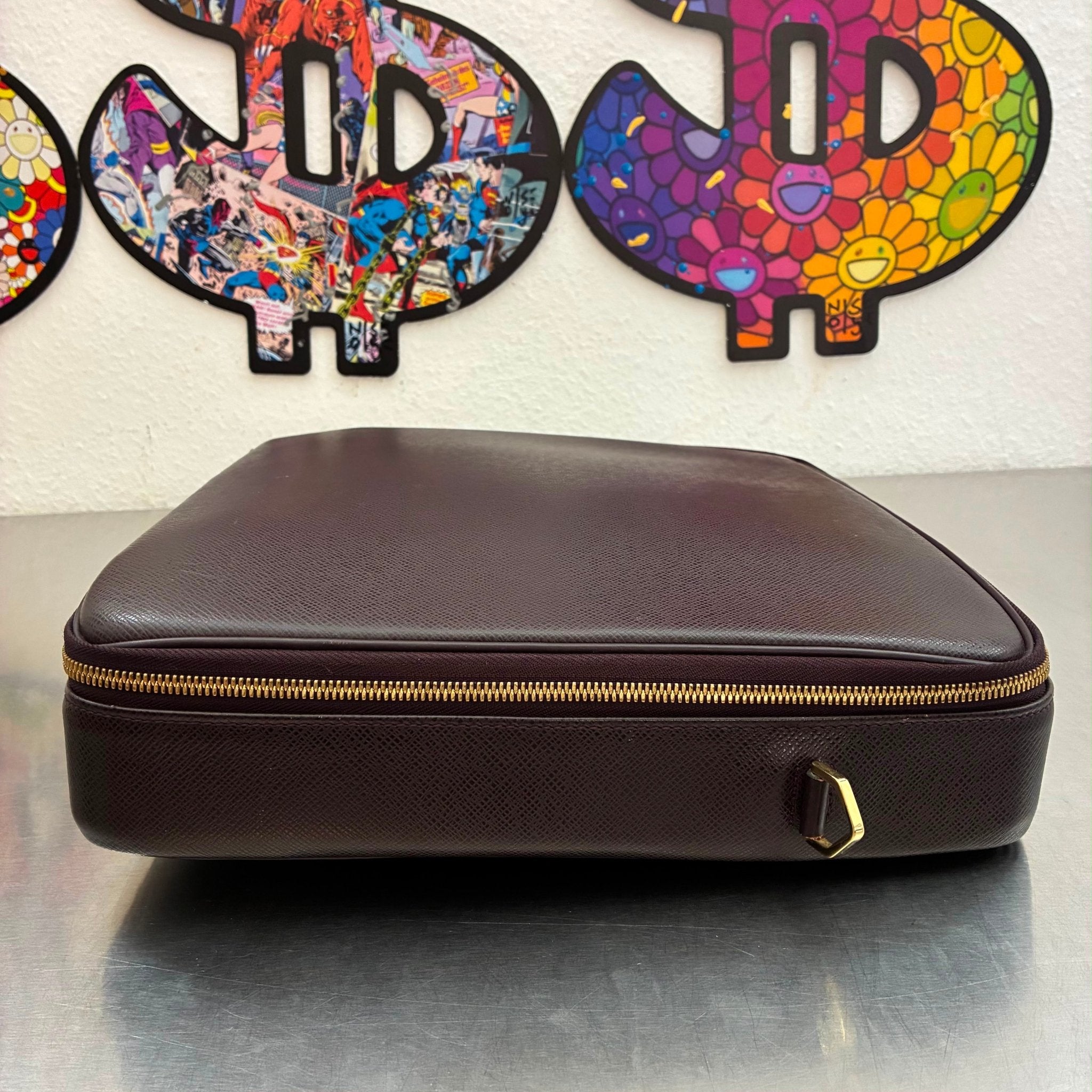 Louis Vuitton Porte Ordinateur Taiga