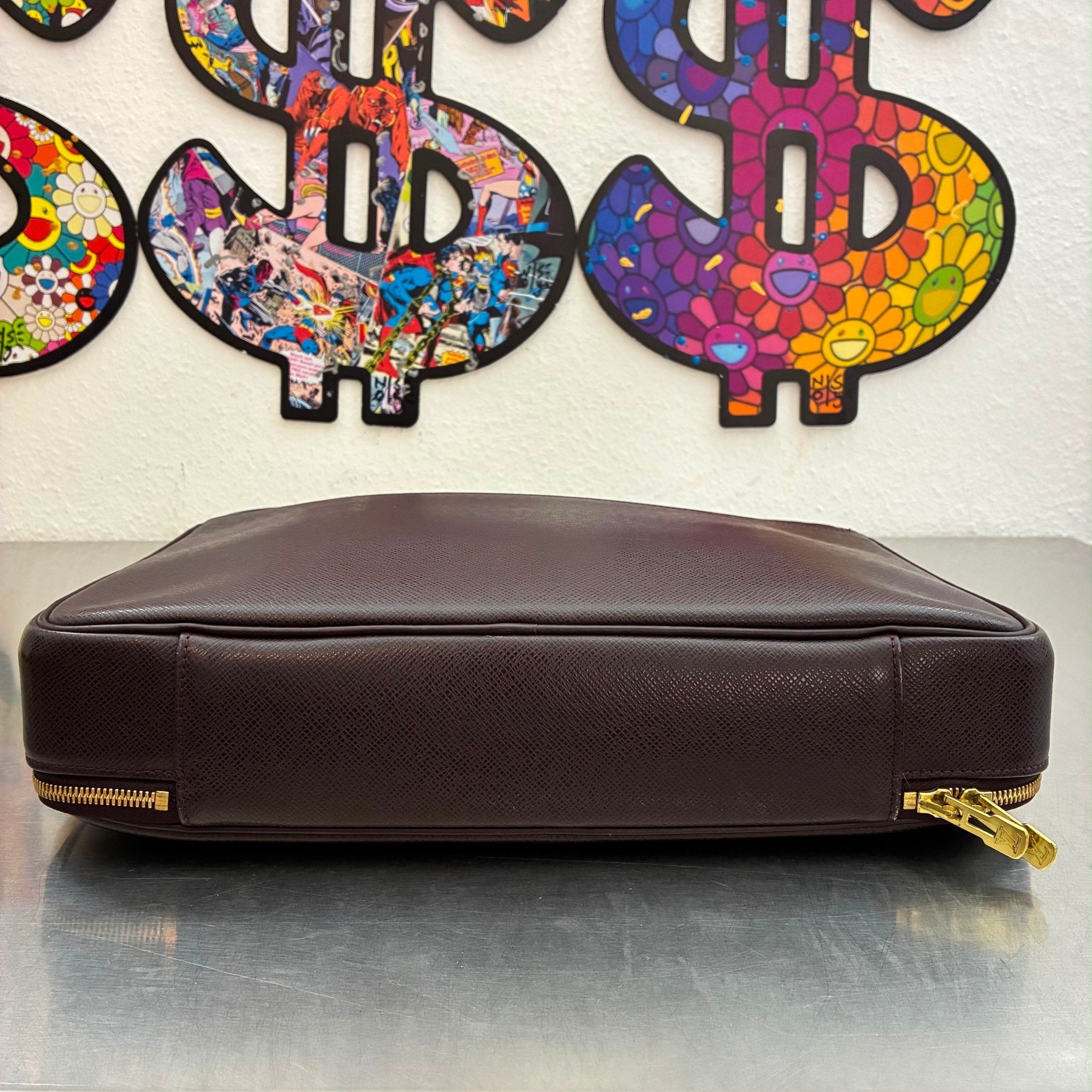 Louis Vuitton Porte Ordinateur Taiga