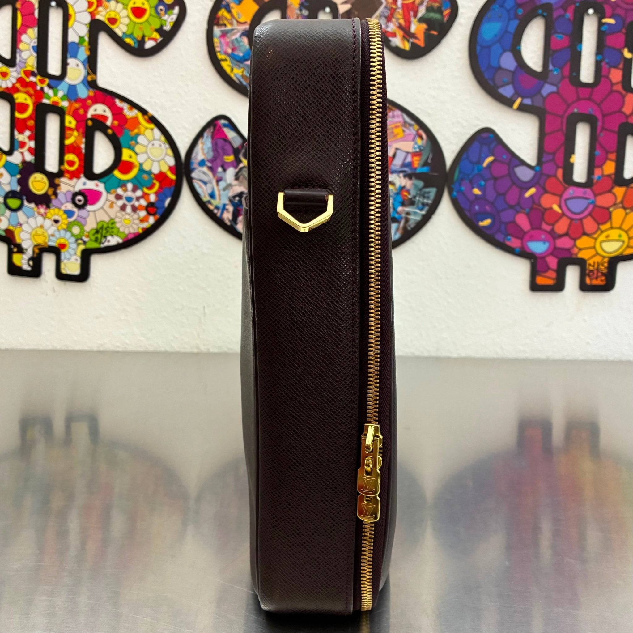 Louis Vuitton Porte Ordinateur Taiga