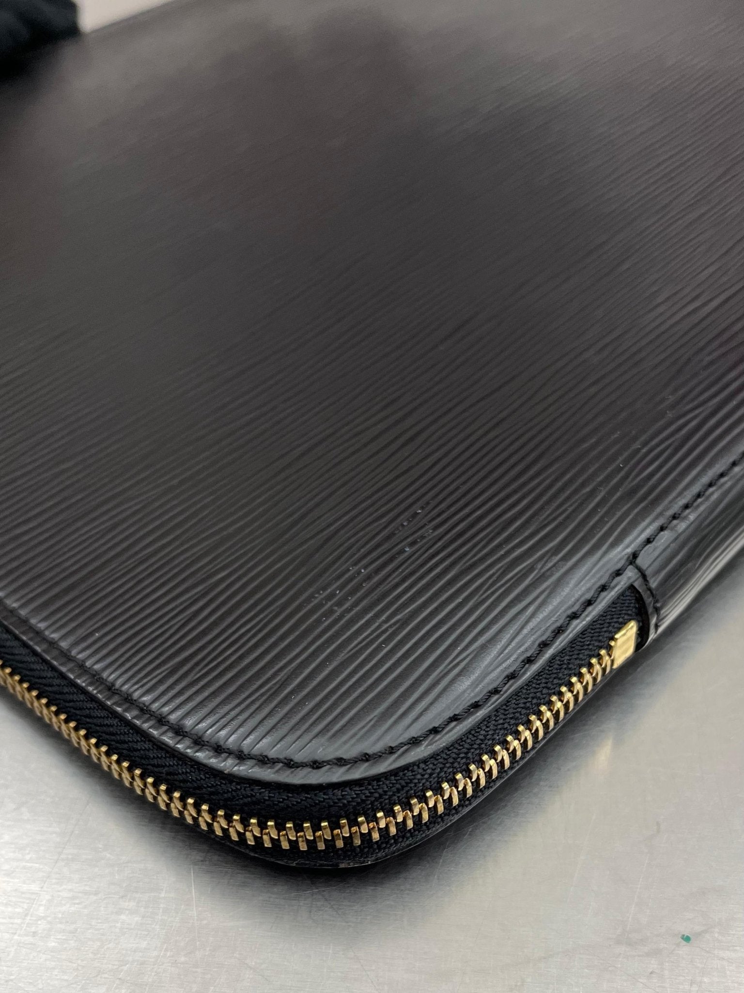 Louis Vuitton Posh Document EPI GM