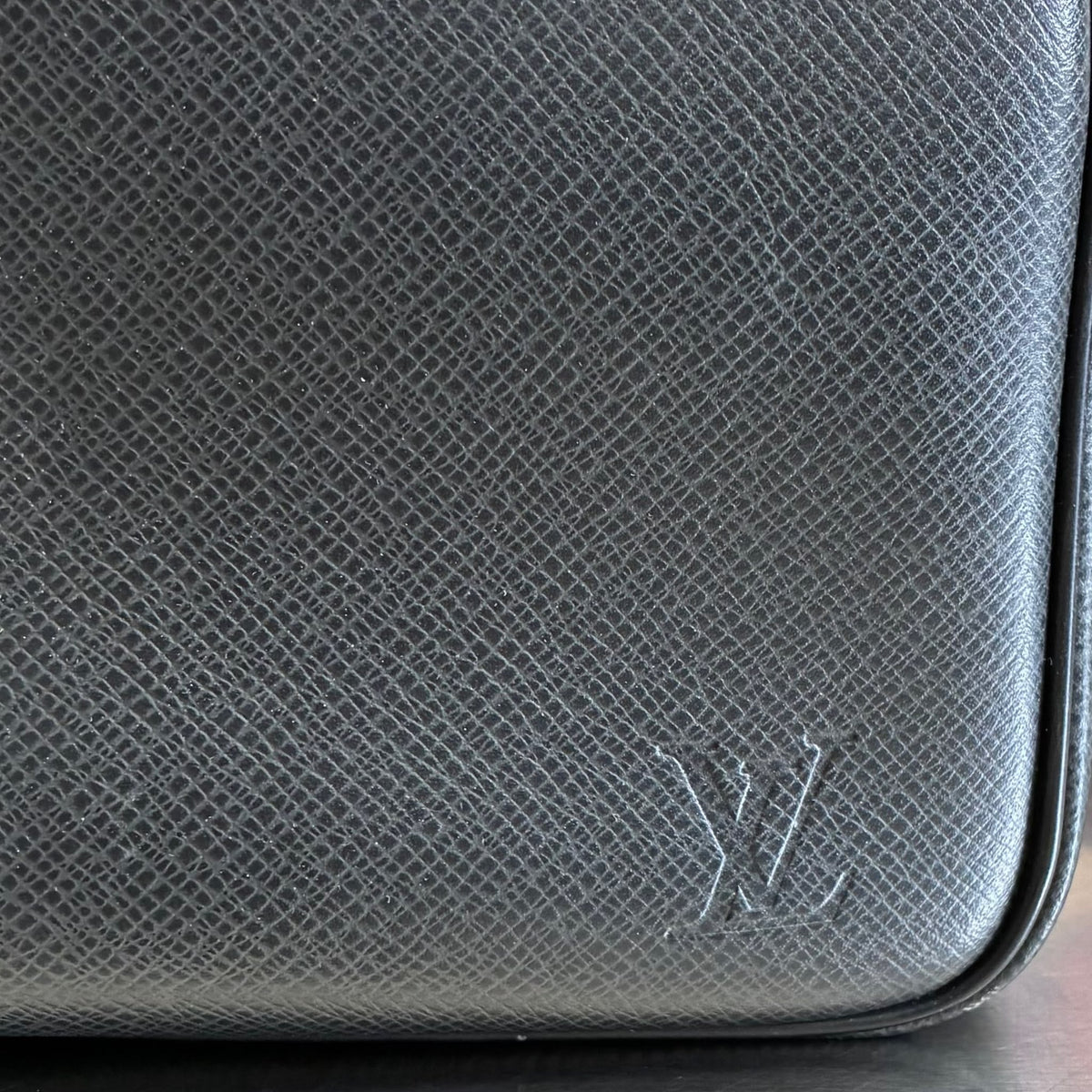 Louis Vuitton Reporter Taiga