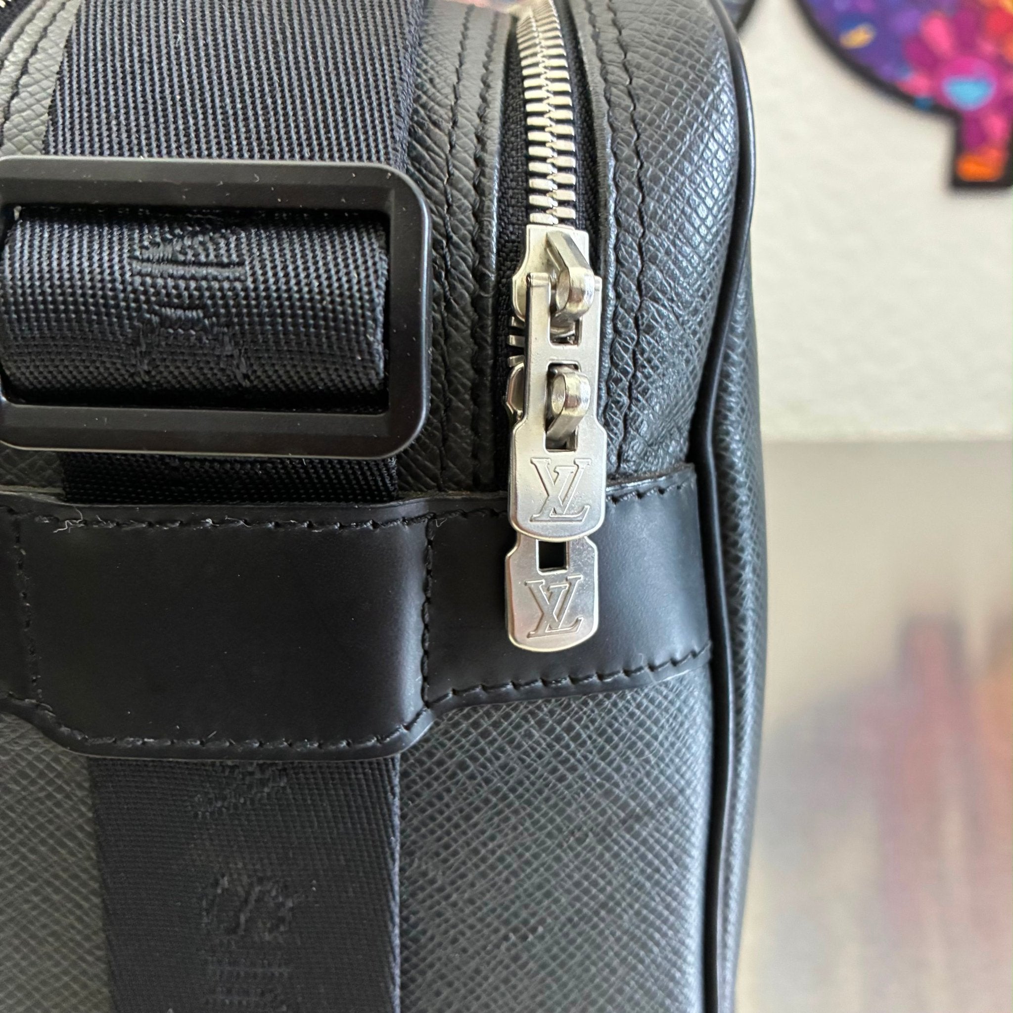 Louis Vuitton Reporter Taiga