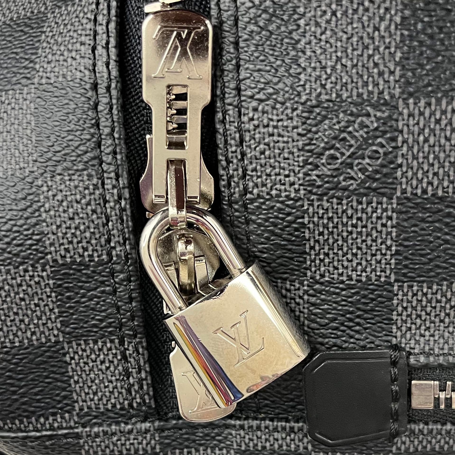 Louis Vuitton Roadster 50 Damier Graphite