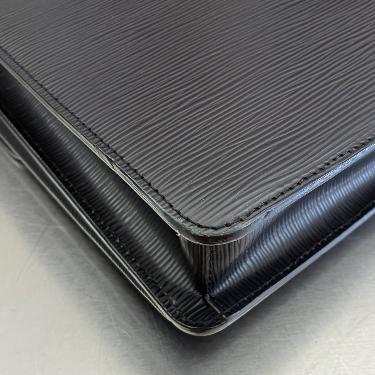 Louis Vuitton Robusto 2 Taiga
