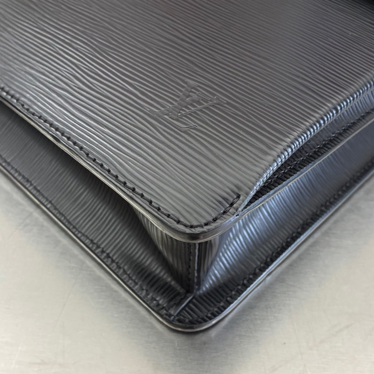 Louis Vuitton Robusto 2 Taiga