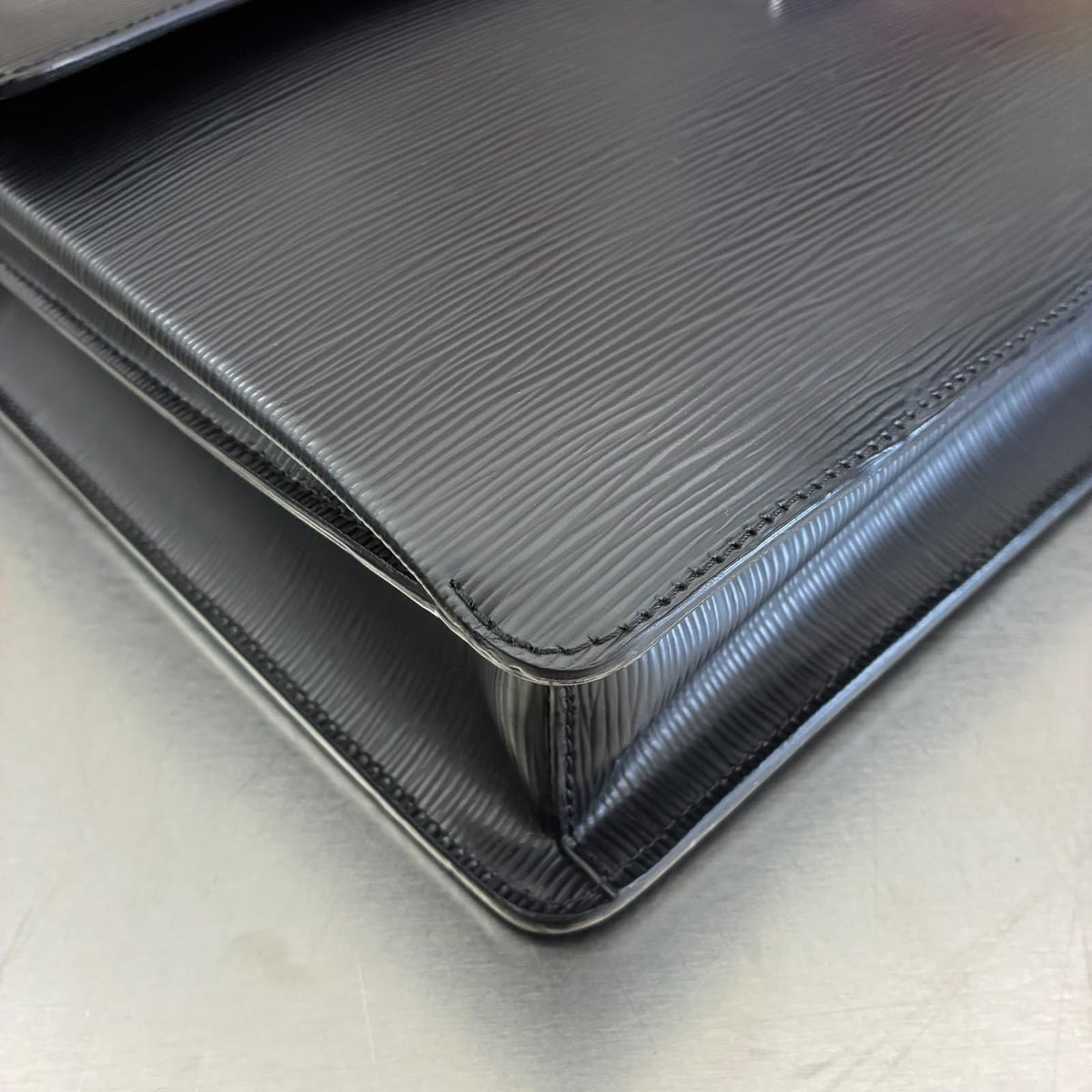 Louis Vuitton Robusto 2 Taiga