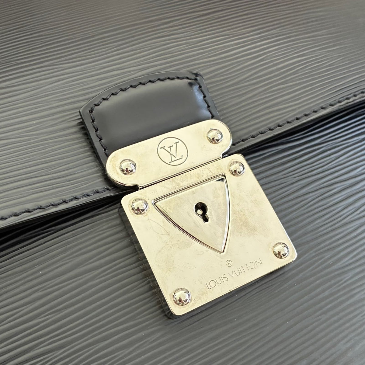 Louis Vuitton Robusto 2 Taiga