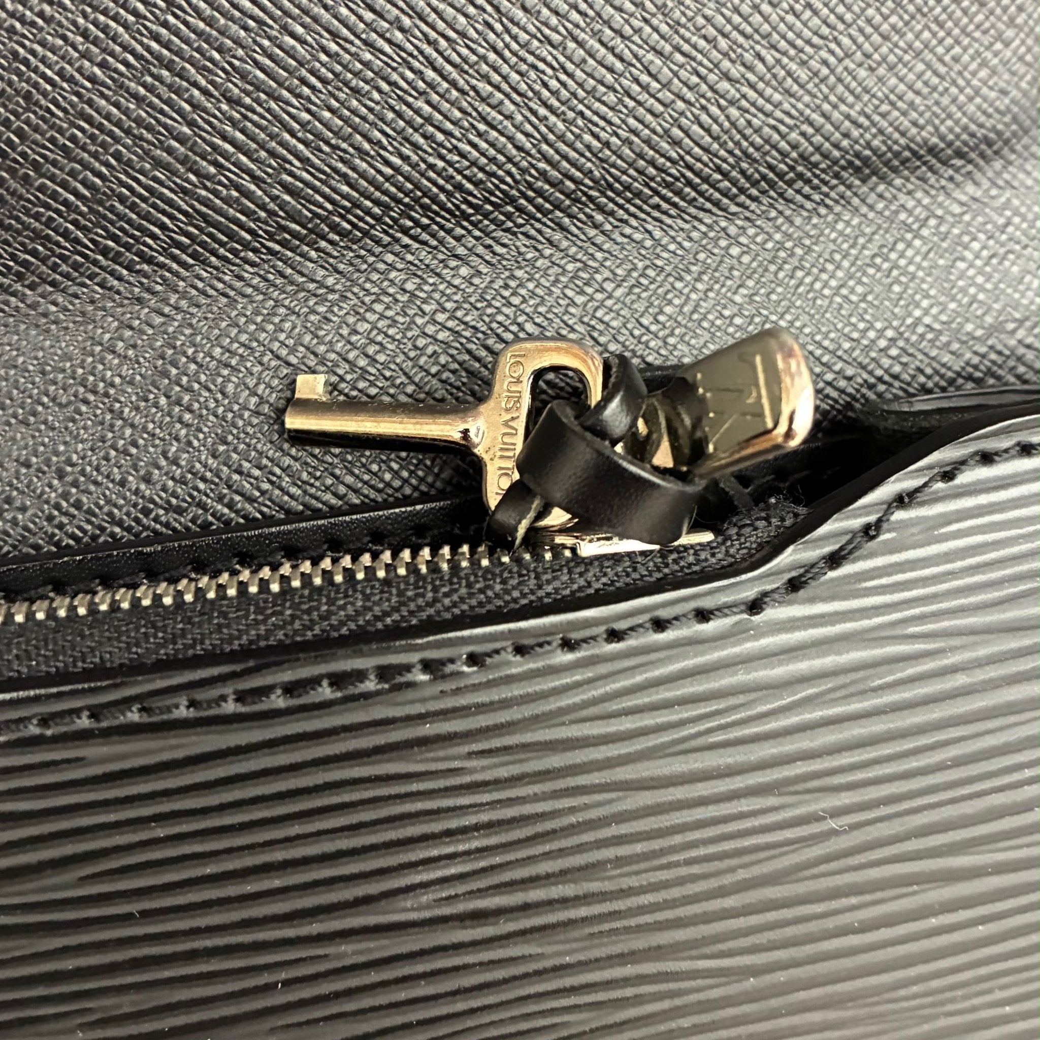 Louis Vuitton Robusto I Epi