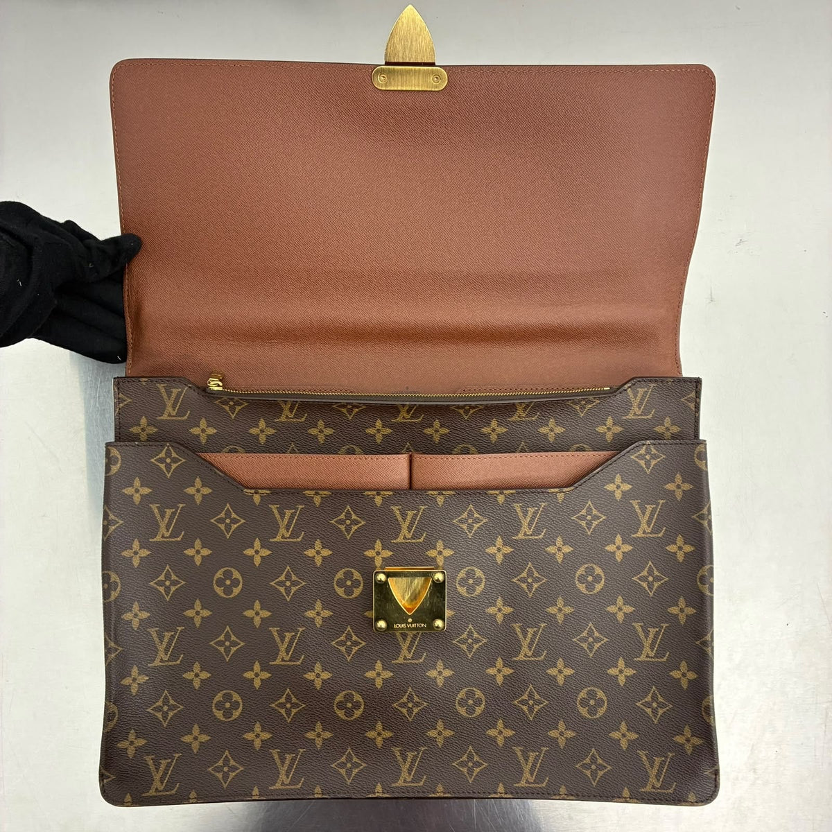Louis Vuitton Robusto I Monogram