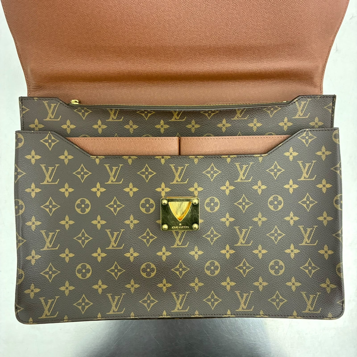 Louis Vuitton Robusto I Monogram