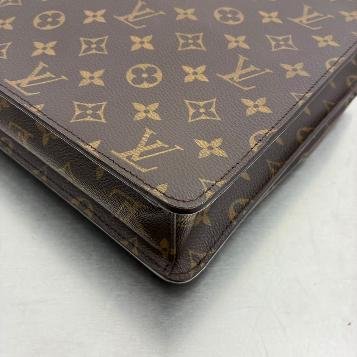 Louis Vuitton Robusto I Monogram