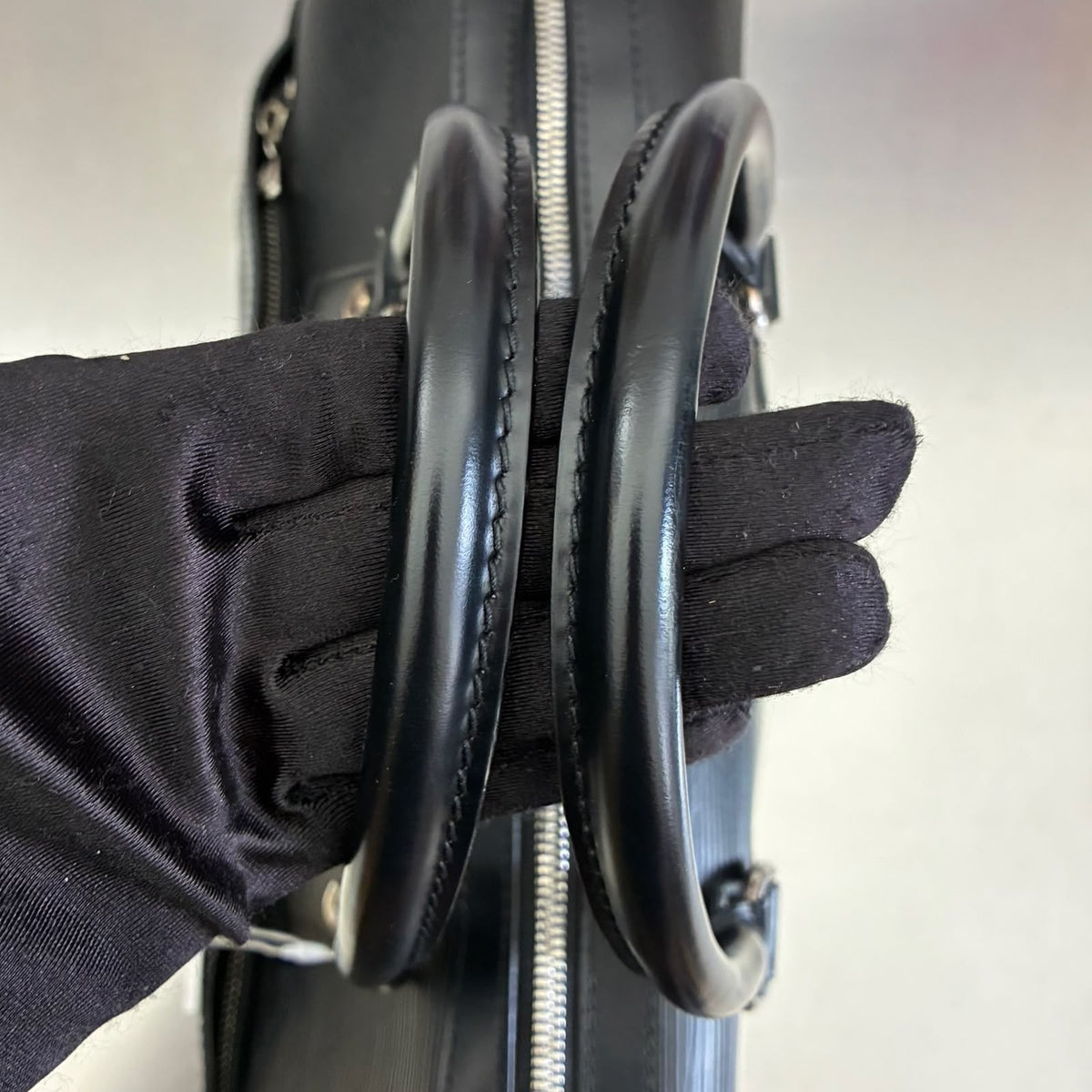 Louis Vuitton Sac de Ville Bourget Epi