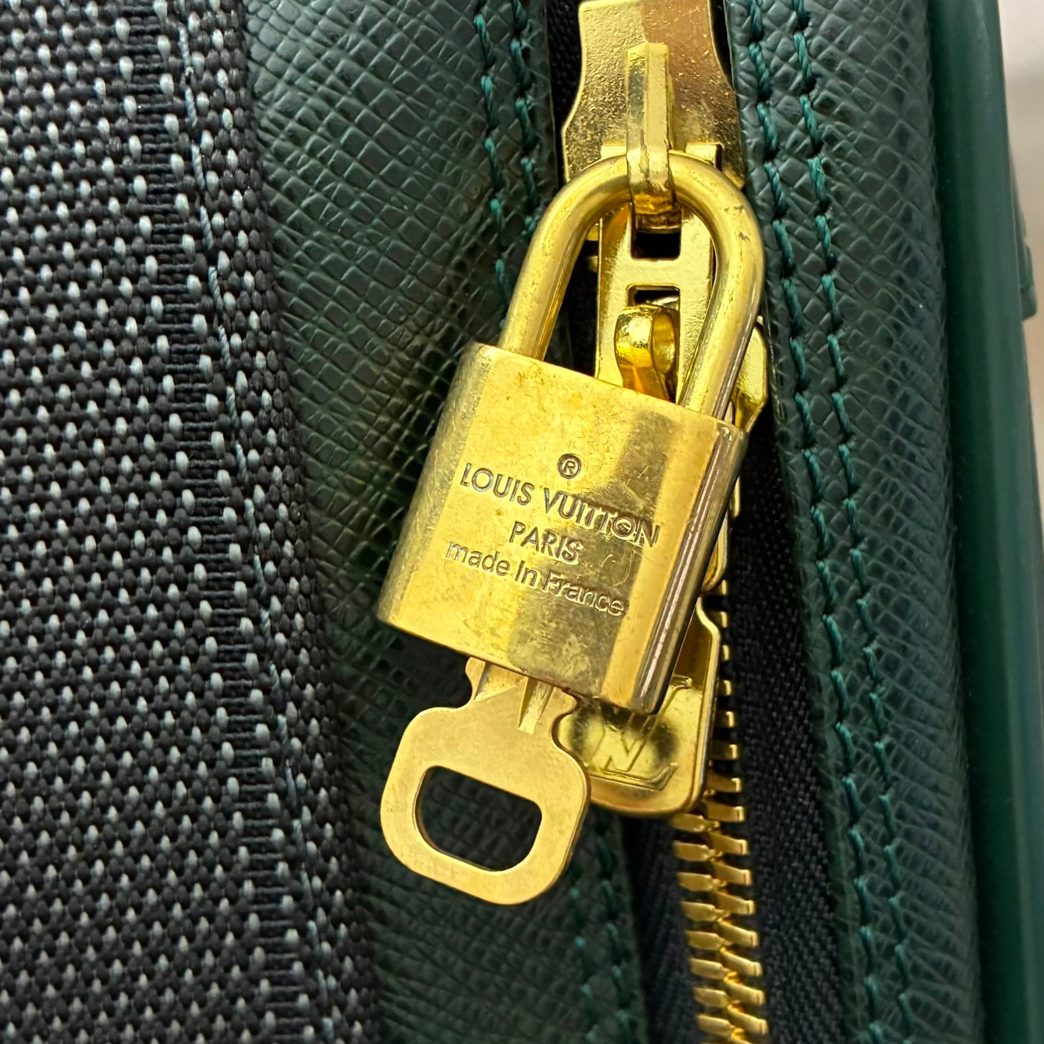 Louis Vuitton Satellite 53 Taiga