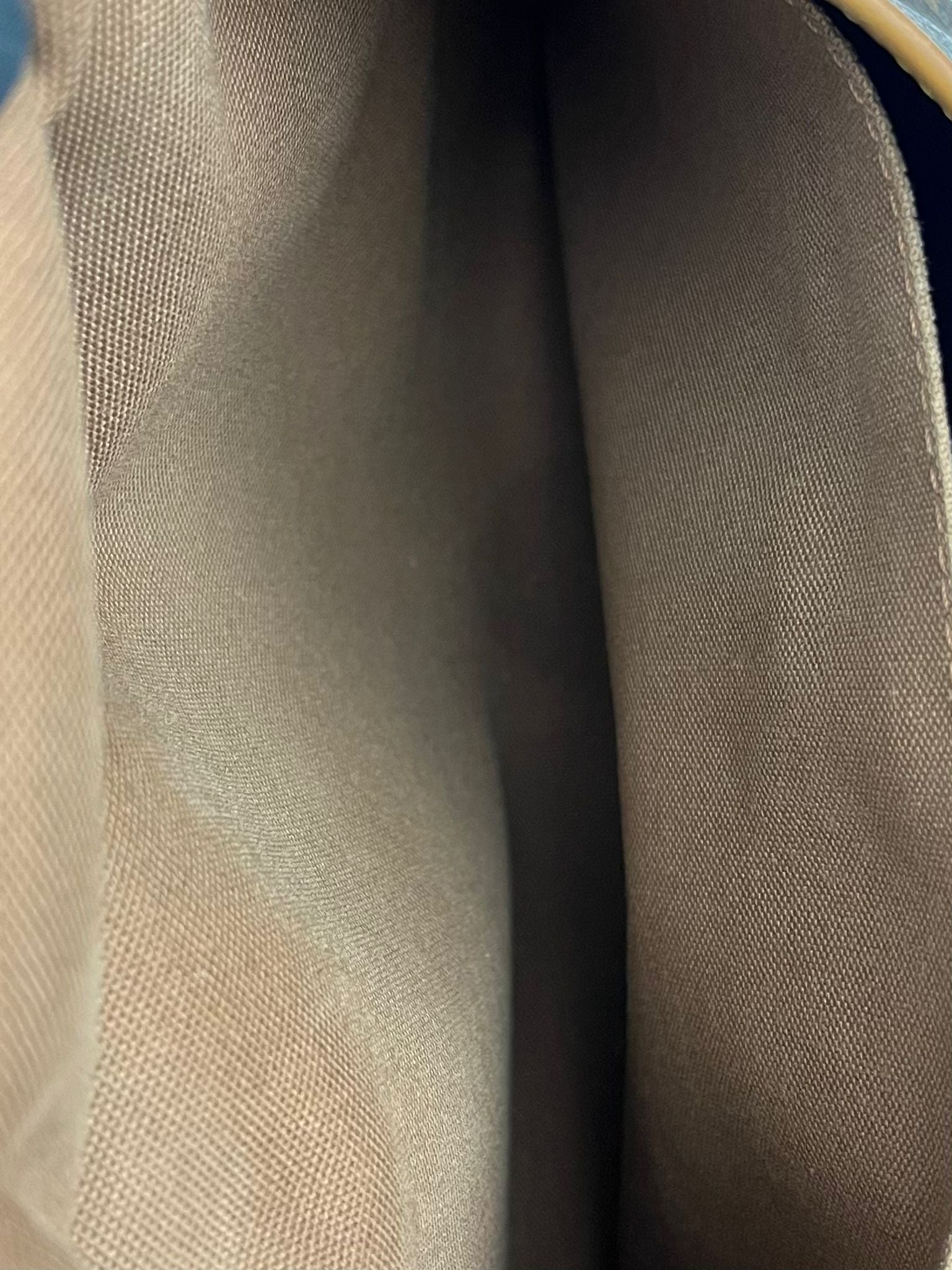 Louis Vuitton Saumur 30