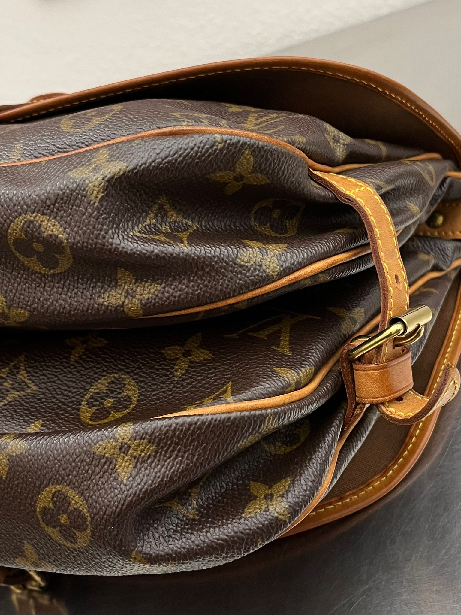Louis Vuitton Saumur 30