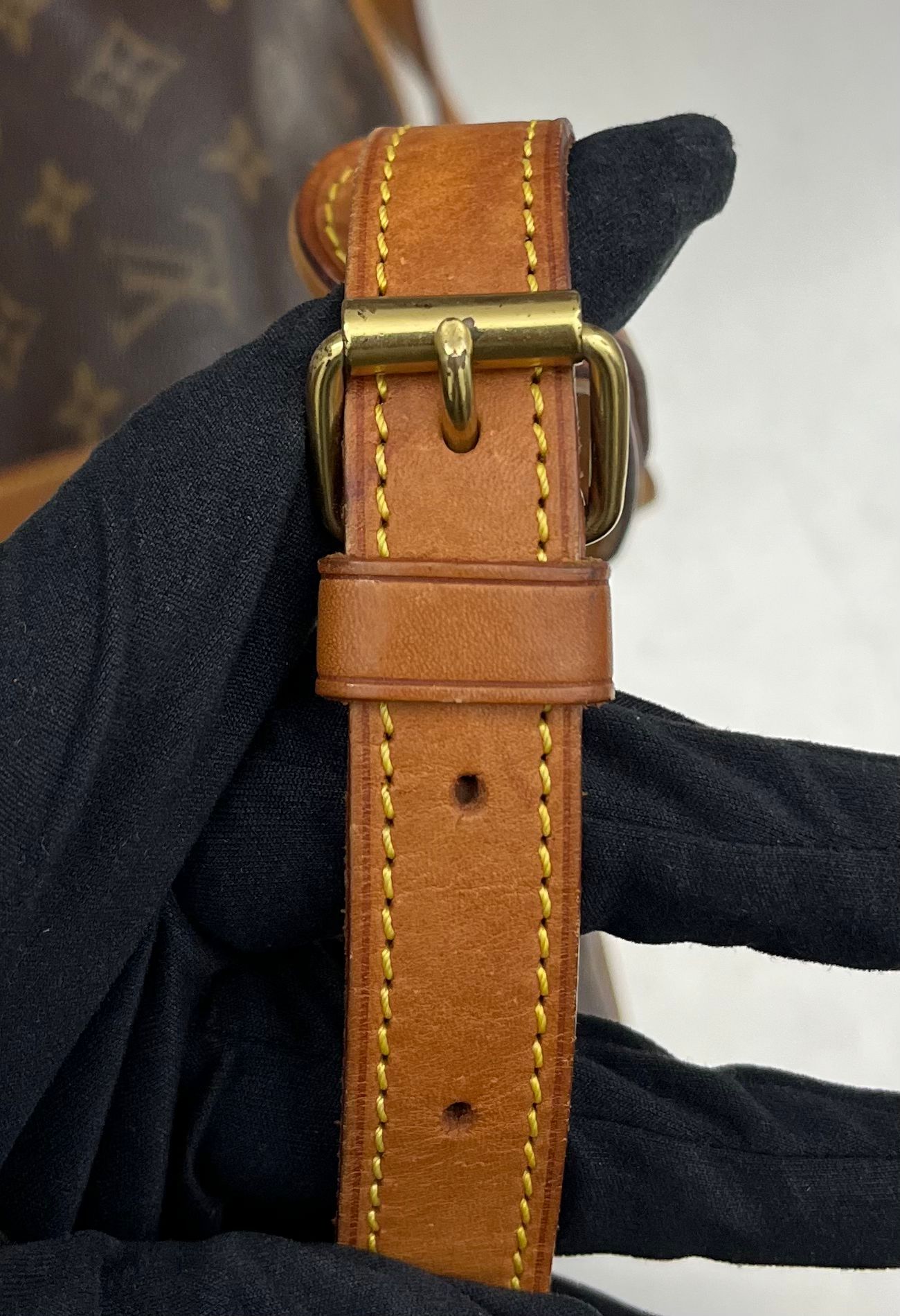 Louis Vuitton Saumur 30