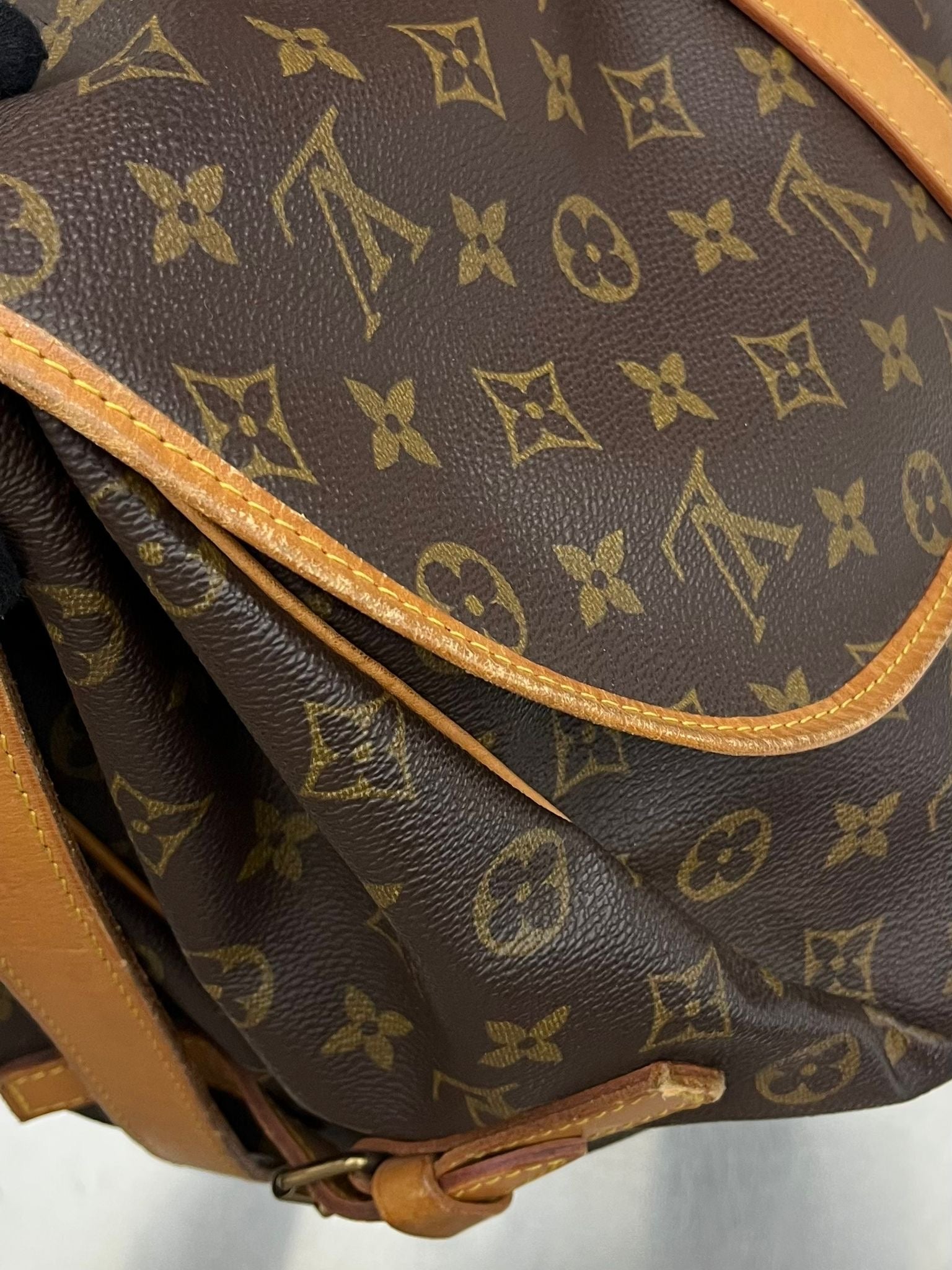 Louis Vuitton Saumur 35