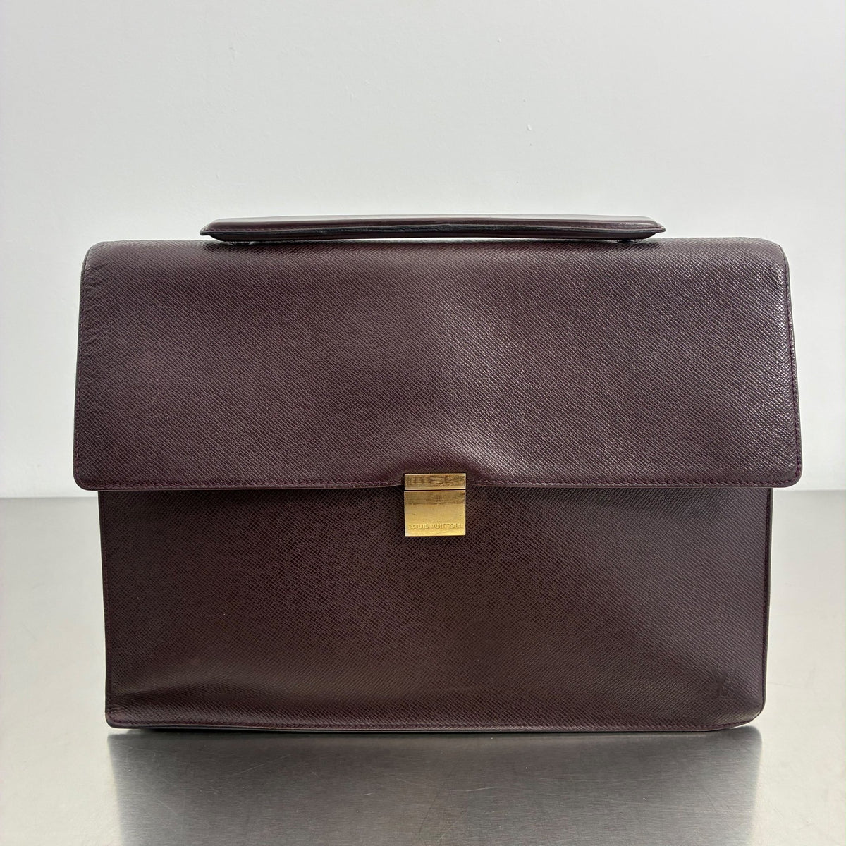 Louis Vuitton Serviette Kourad Taiga