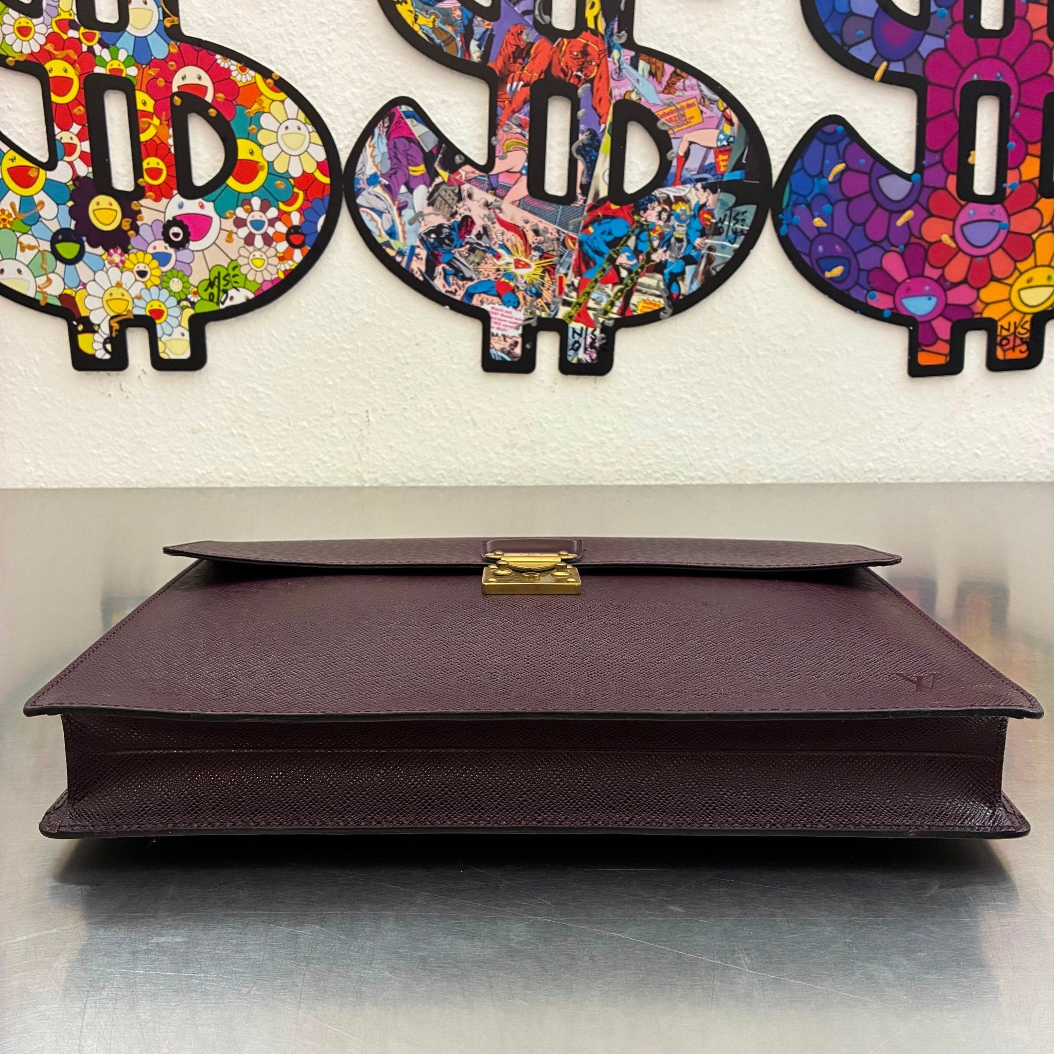 Louis Vuitton Serviette Kourad Taiga
