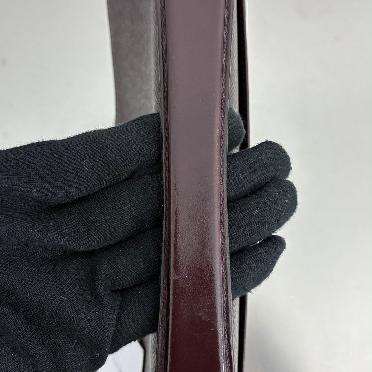 Louis Vuitton Serviette Kourad Taiga