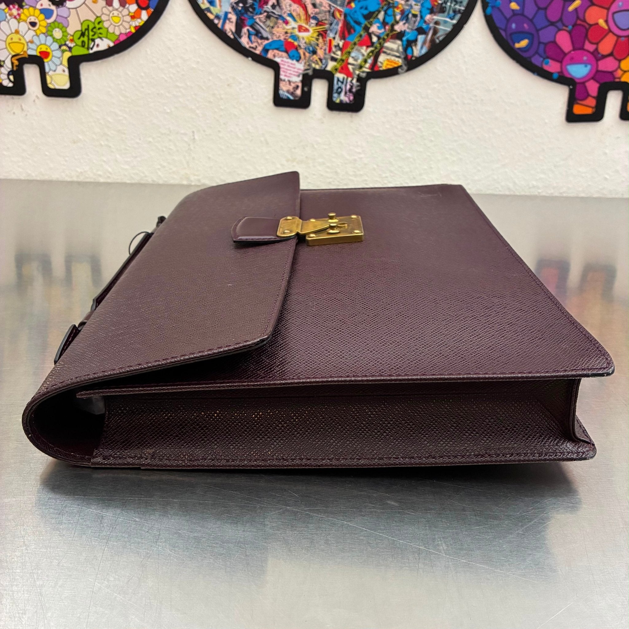 Louis Vuitton Serviette Kourad Taiga