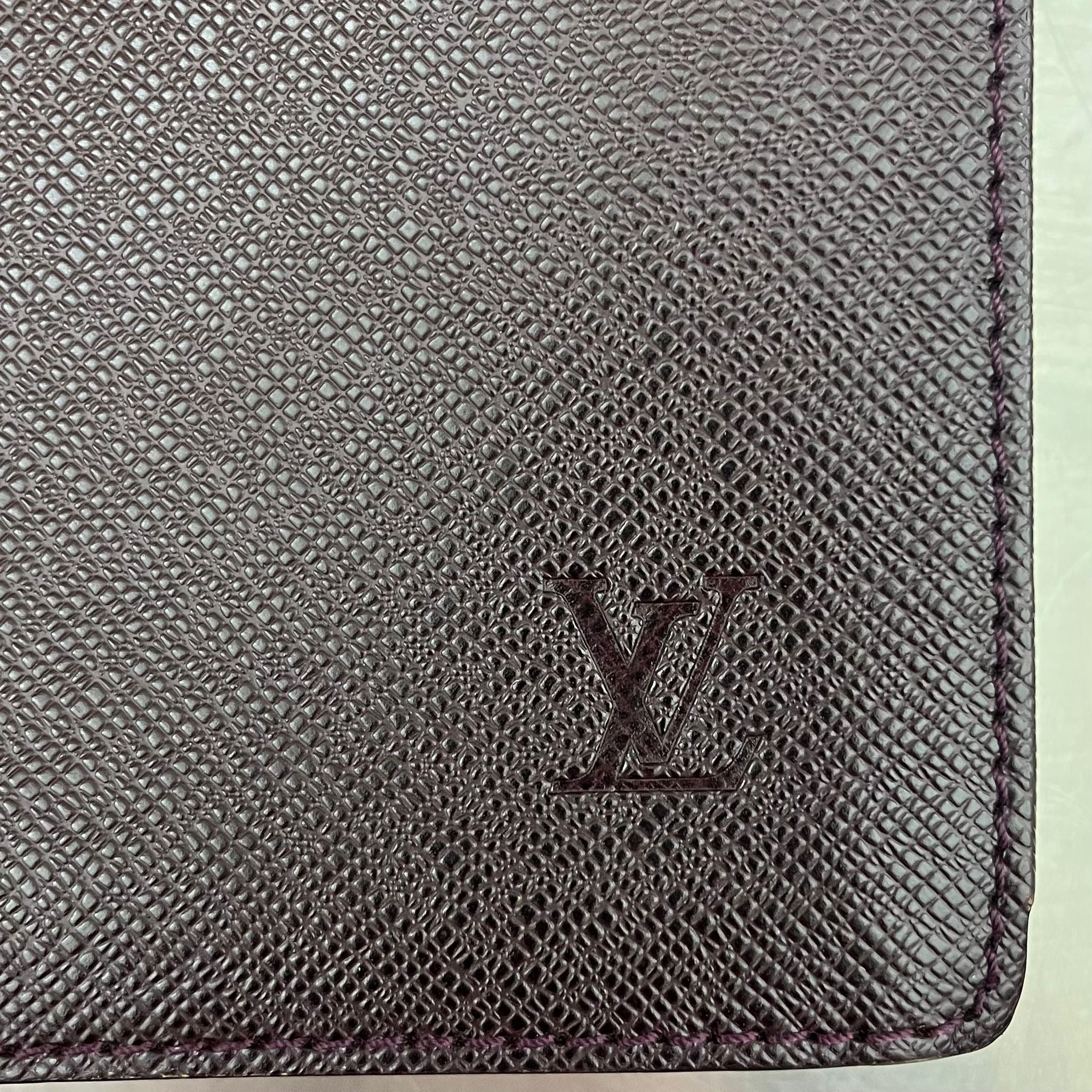 Louis Vuitton Serviette Kourad Taiga