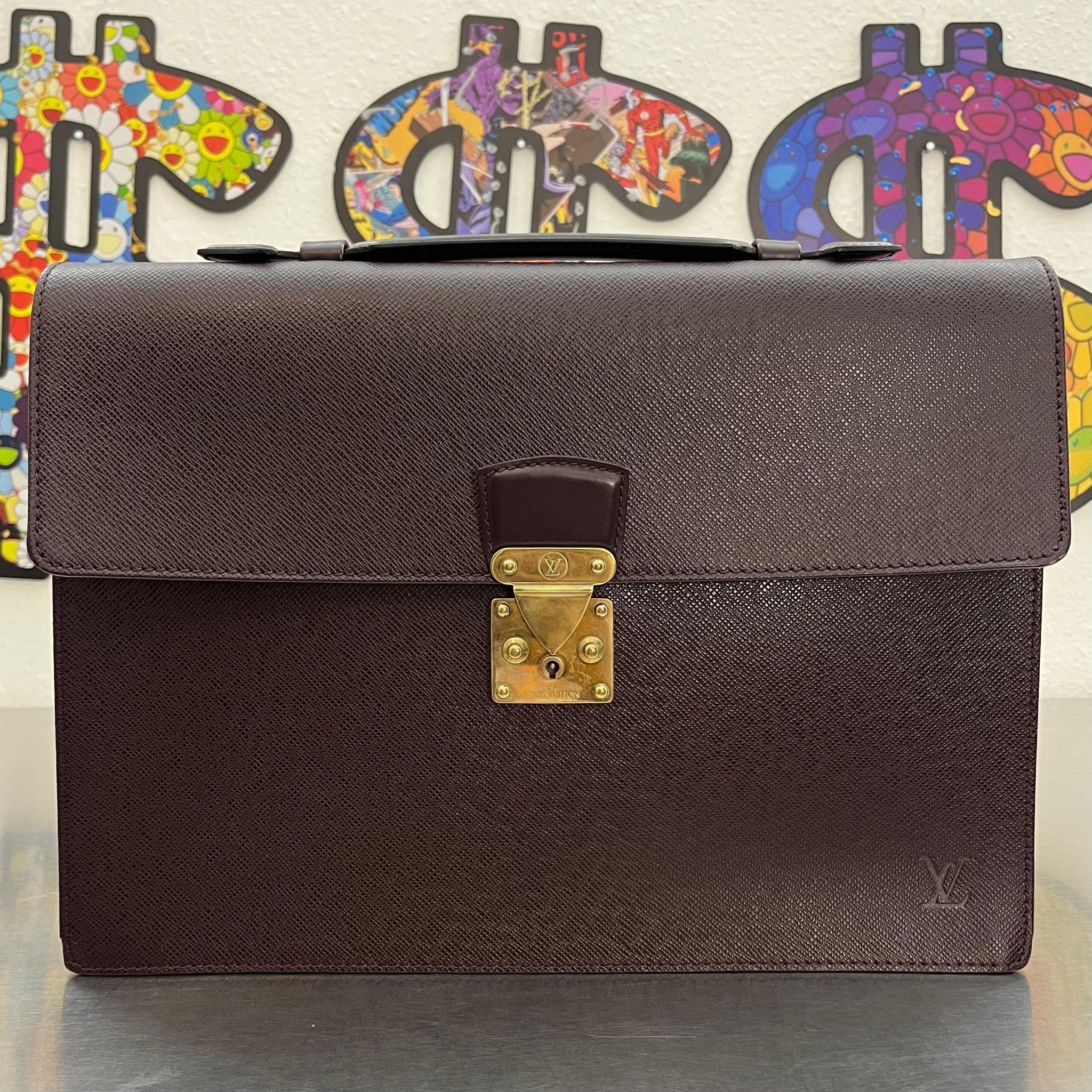 Louis Vuitton Serviette Kourad Taiga