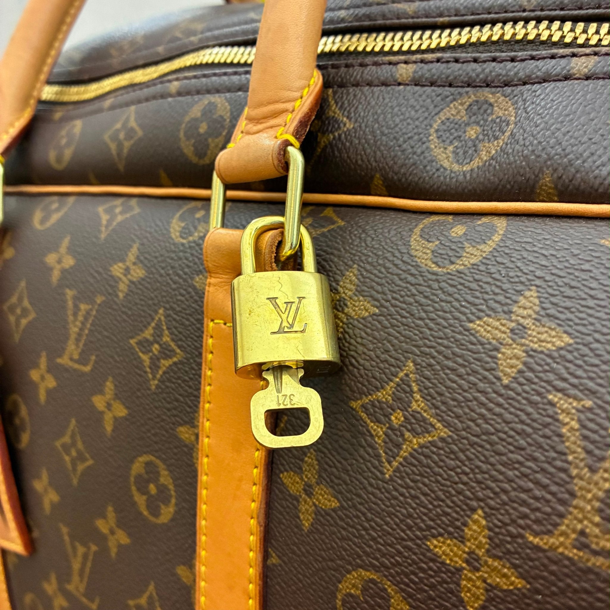 Louis Vuitton Sirius 70 Monogram