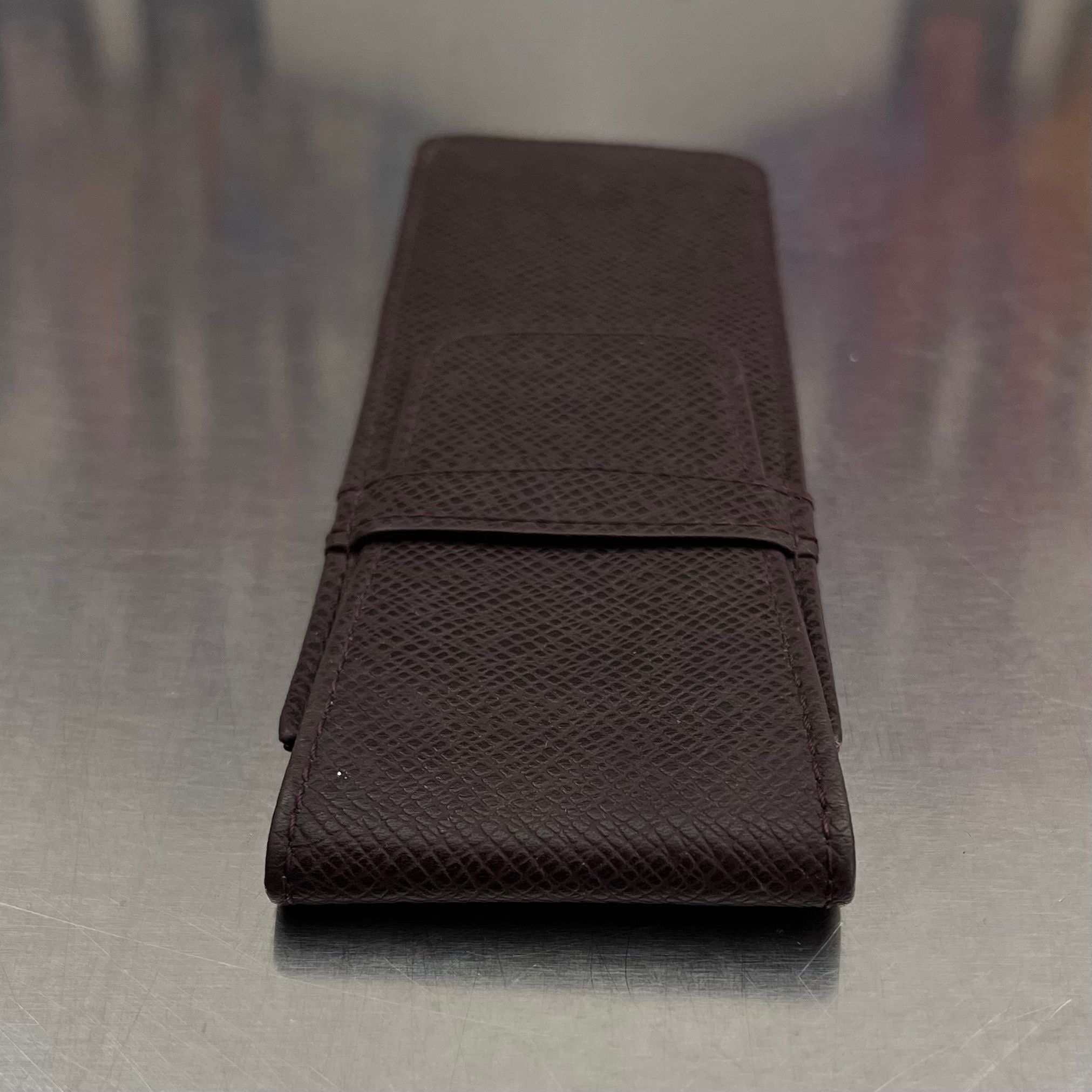 Louis Vuitton Stiftetui Taiga