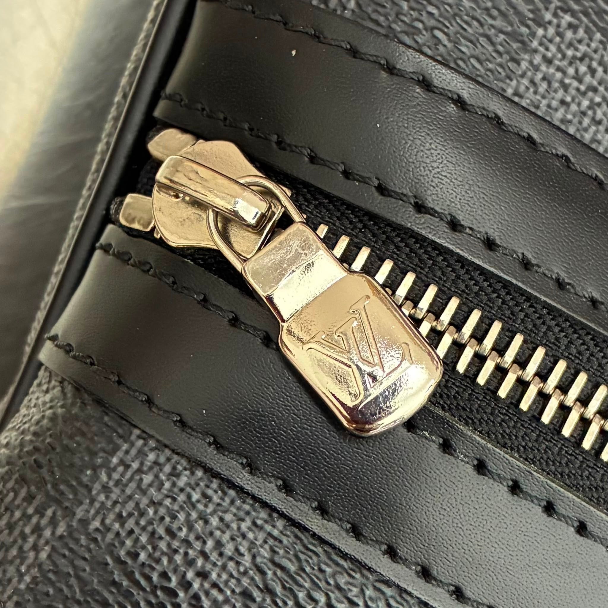 Louis Vuitton Thomas Damier Graphite