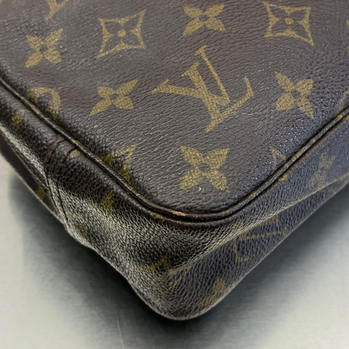 Louis Vuitton Trousse Toilette 23 Monogram