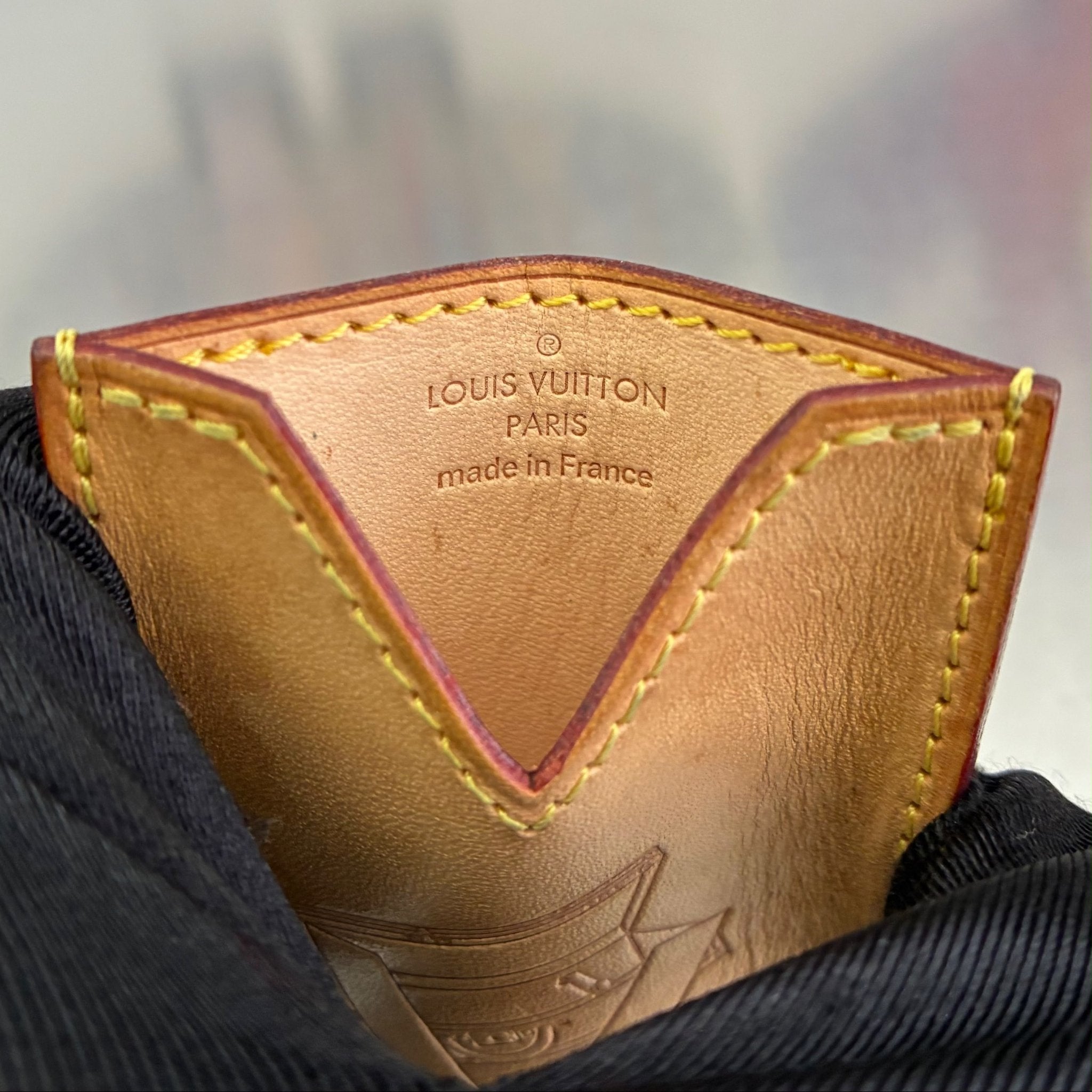 Louis Vuitton Vachetta Kartenetui „Volez, Voguez, Voyagez Avec Des Valises Louis Vuitton“ Limited Edition
