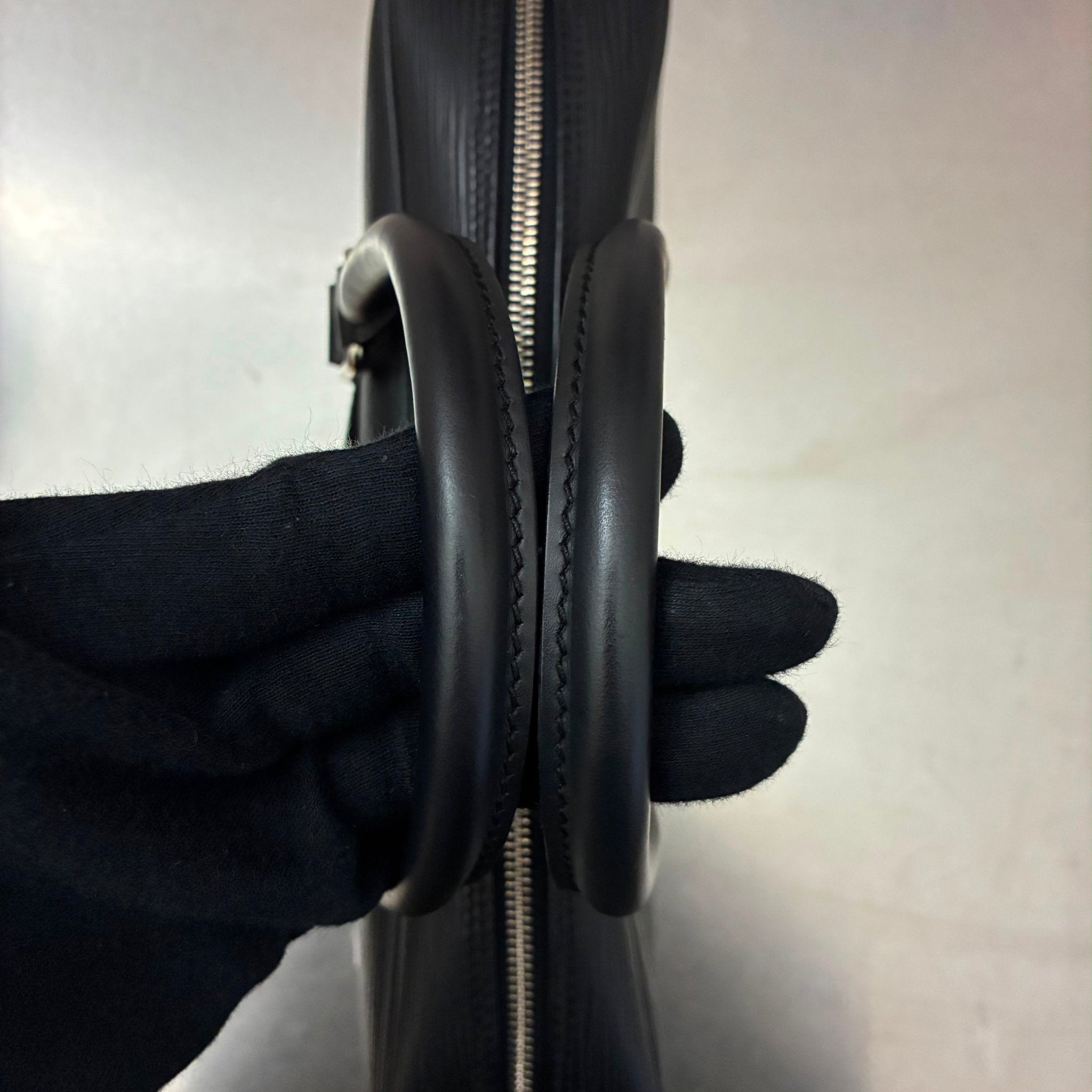 Louis Vuitton Vivienne Long Bag Epi