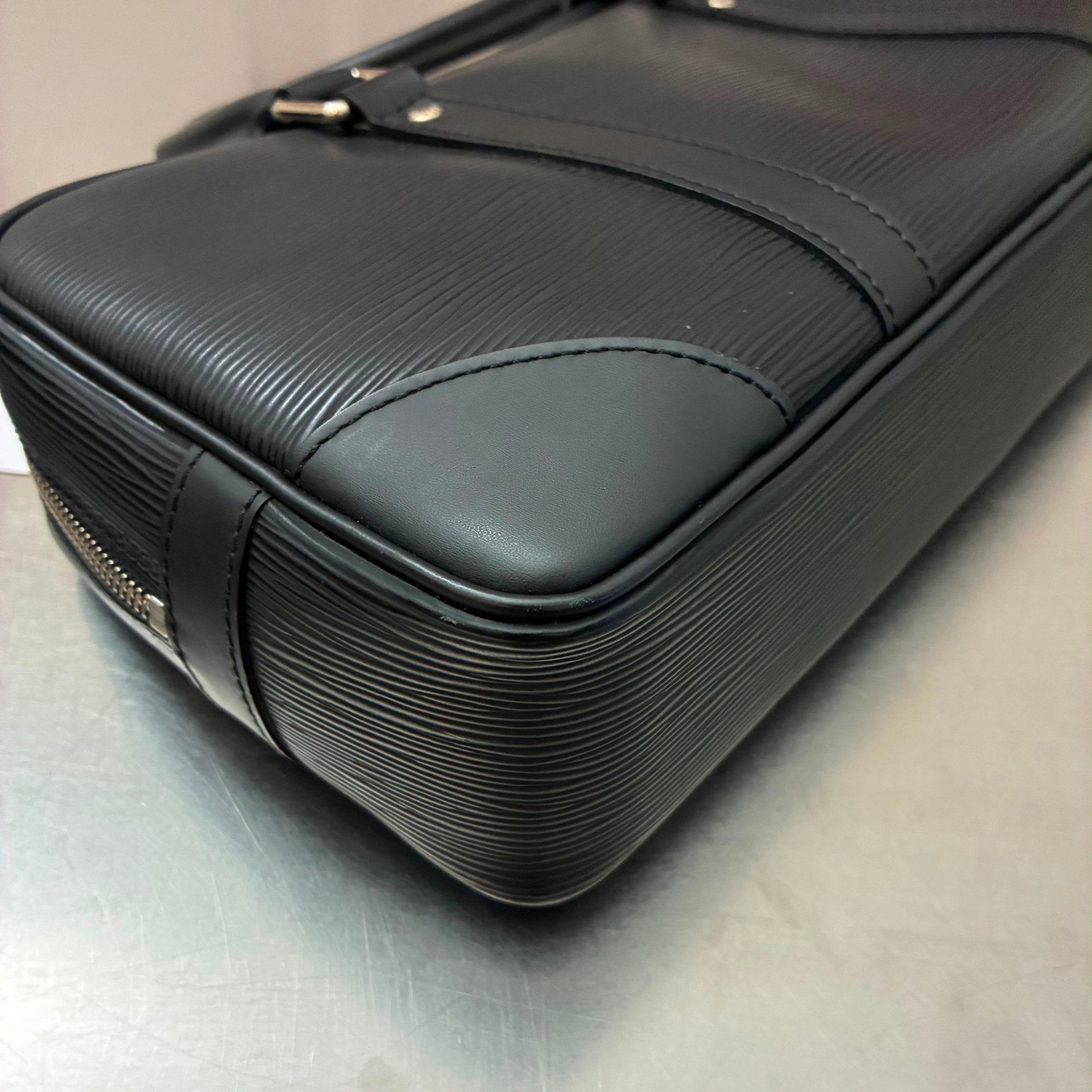 Louis Vuitton Vivienne Long Bag Epi