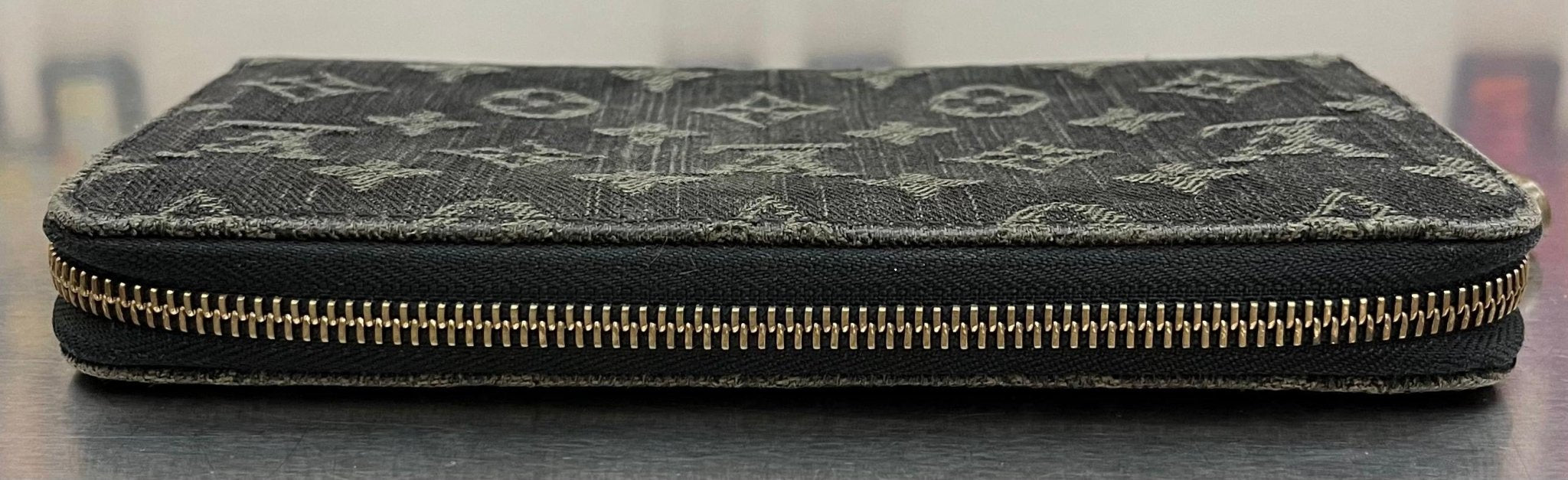 Louis Vuitton Zippy Black Denim