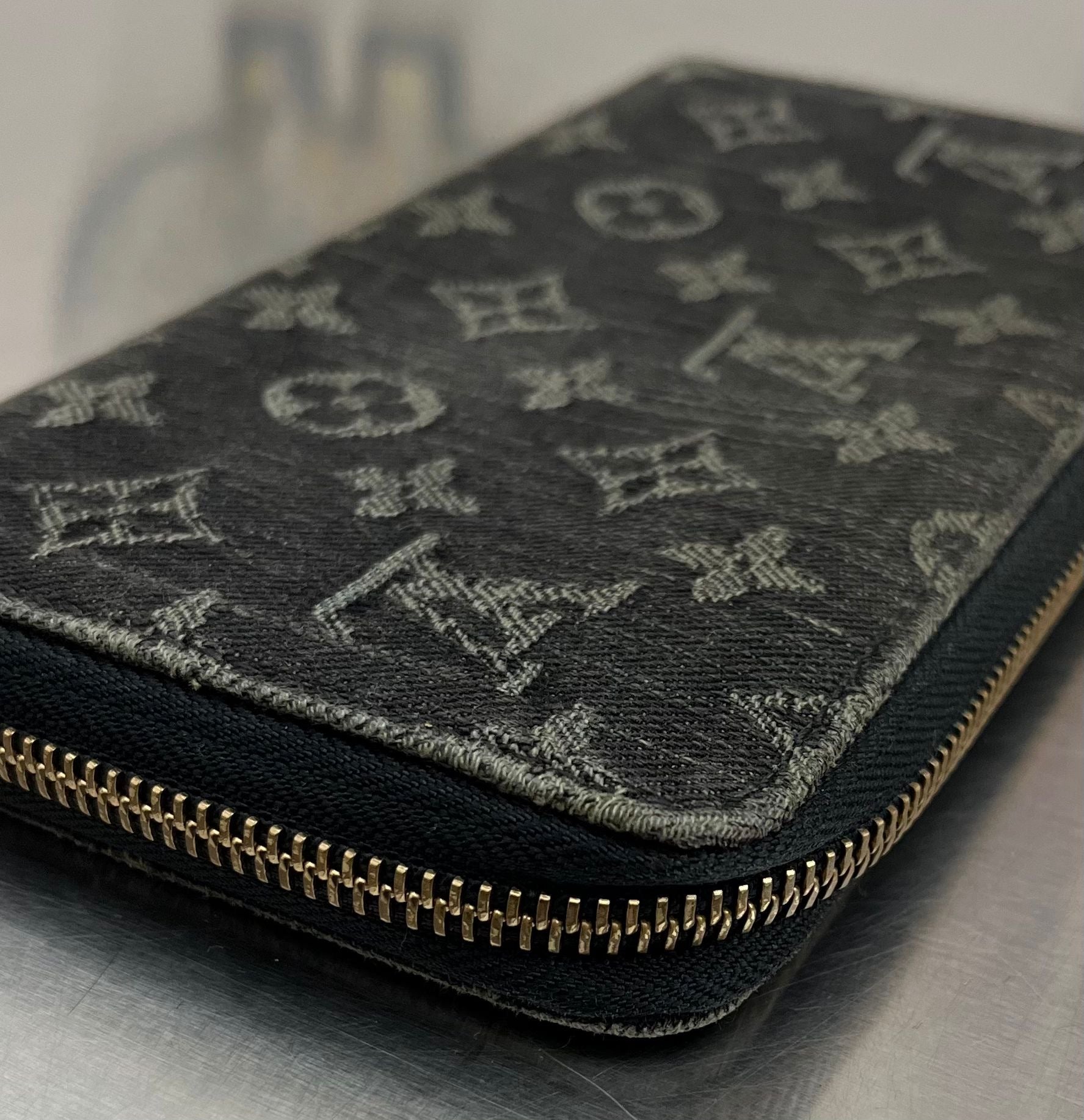 Louis Vuitton Zippy Black Denim