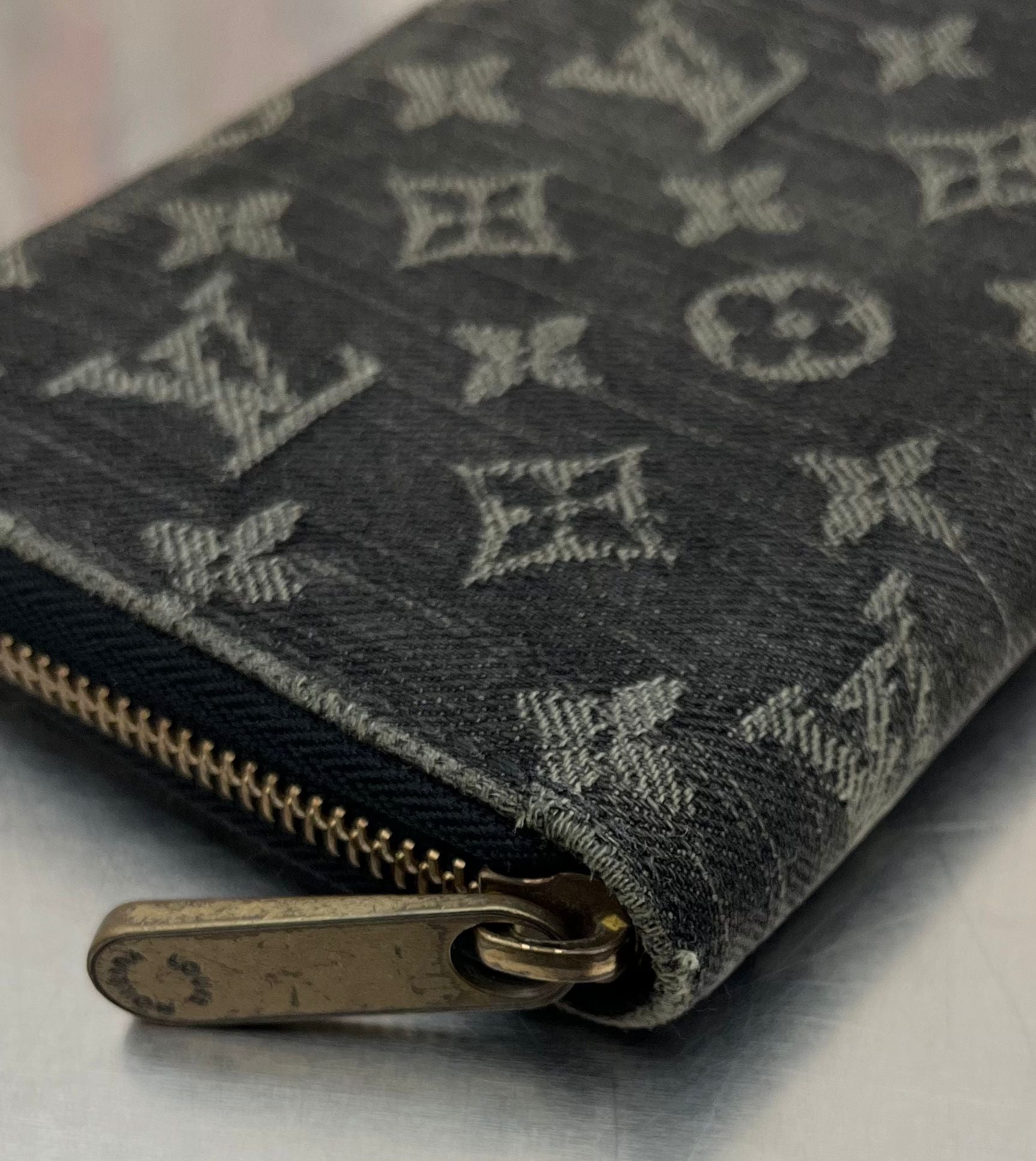 Louis Vuitton Zippy Black Denim