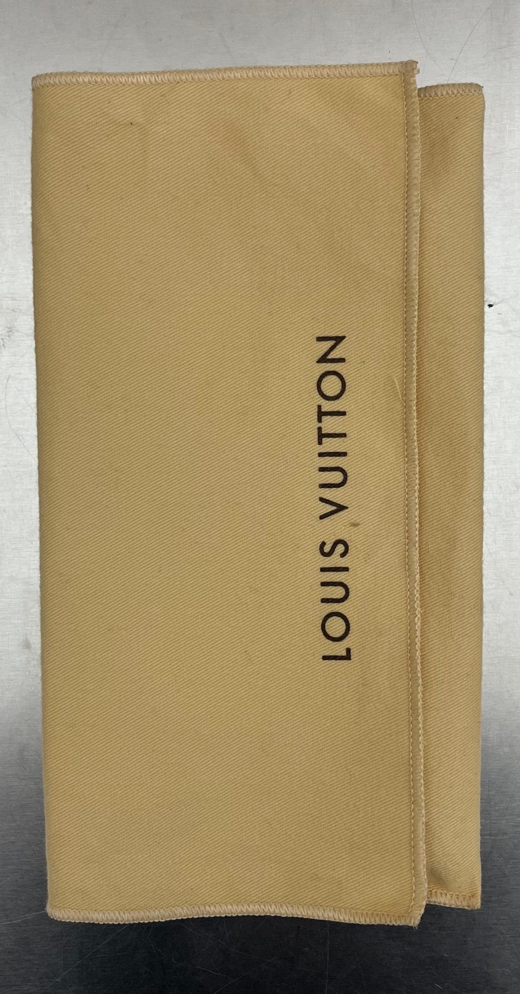Louis Vuitton Zippy Black Denim
