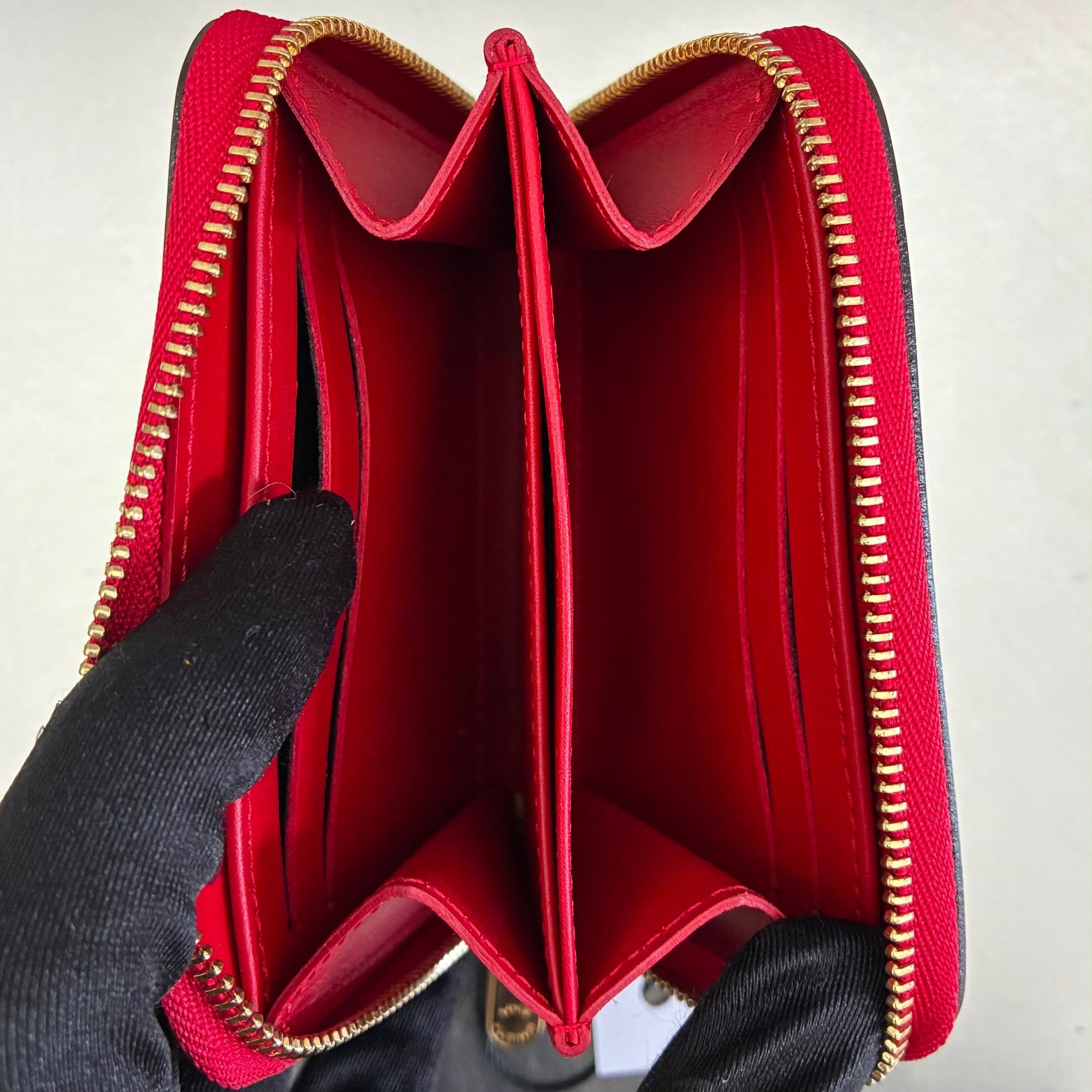 Louis Vuitton Zippy Coin Vernis
