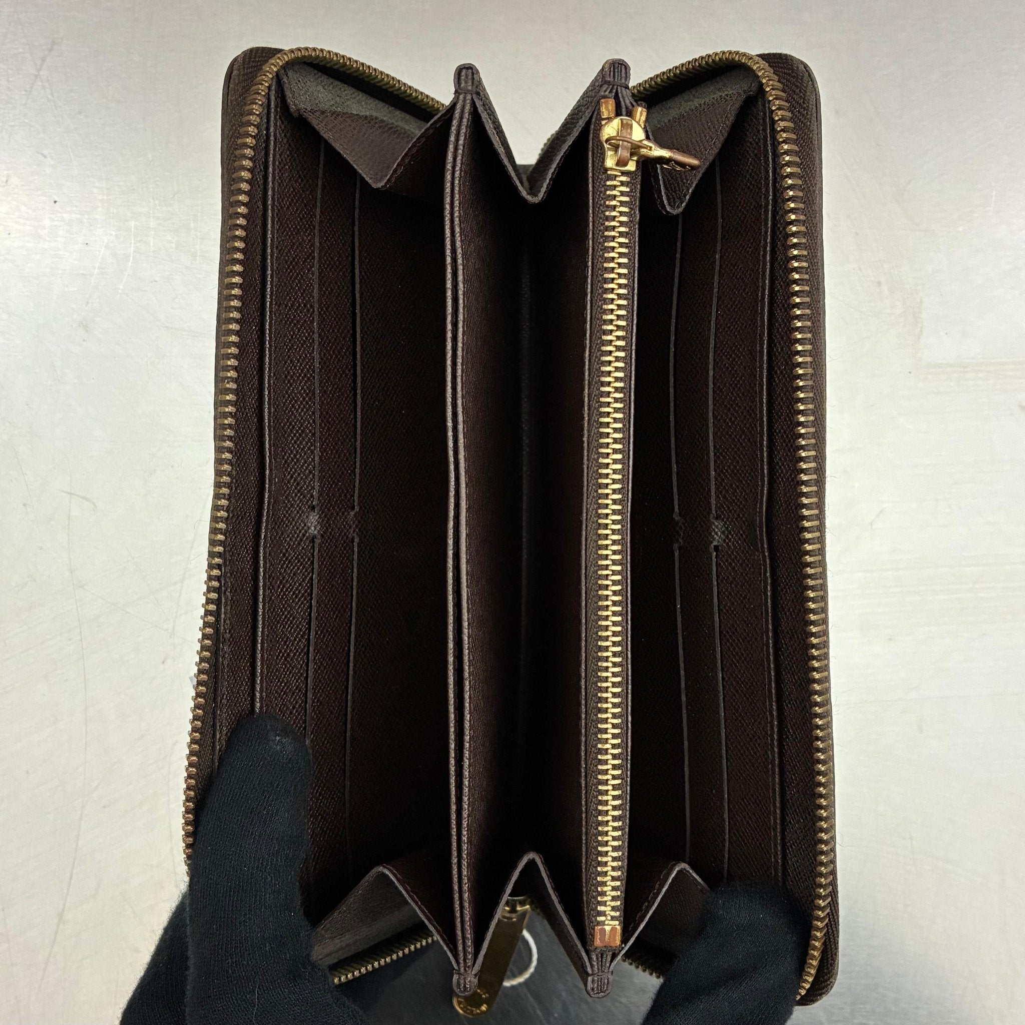 Louis Vuitton Zippy Damier
