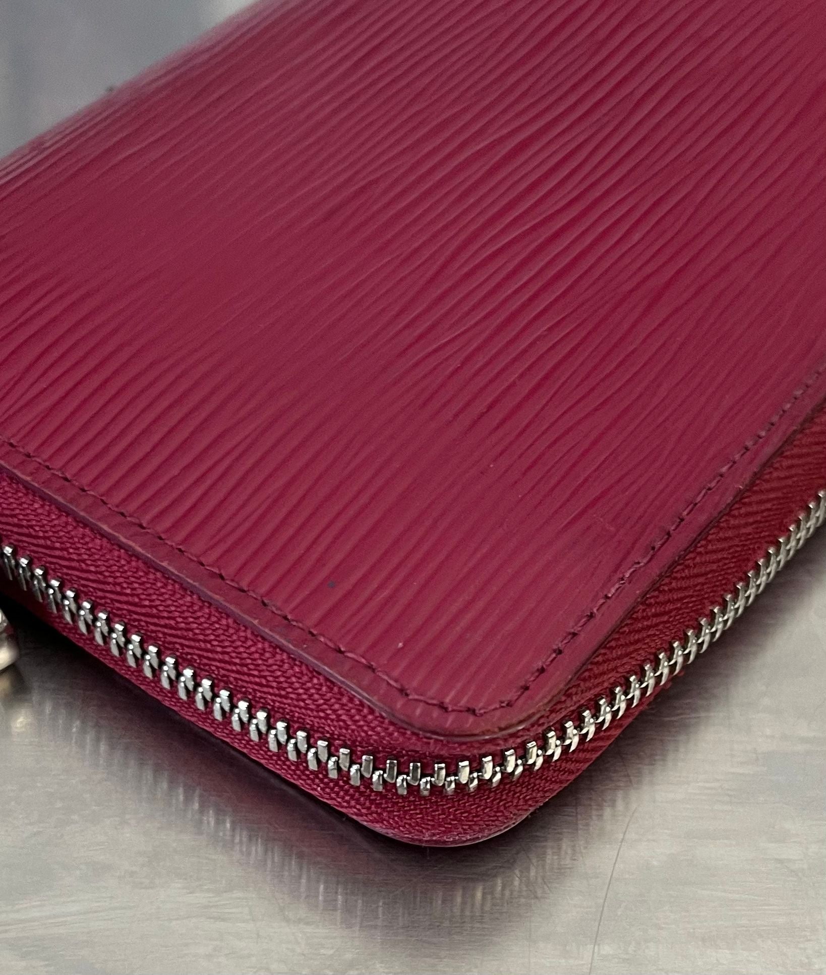 Louis Vuitton Zippy Epi