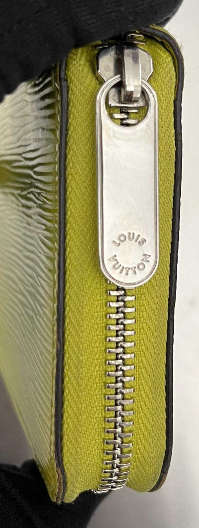 Louis Vuitton Zippy Epi