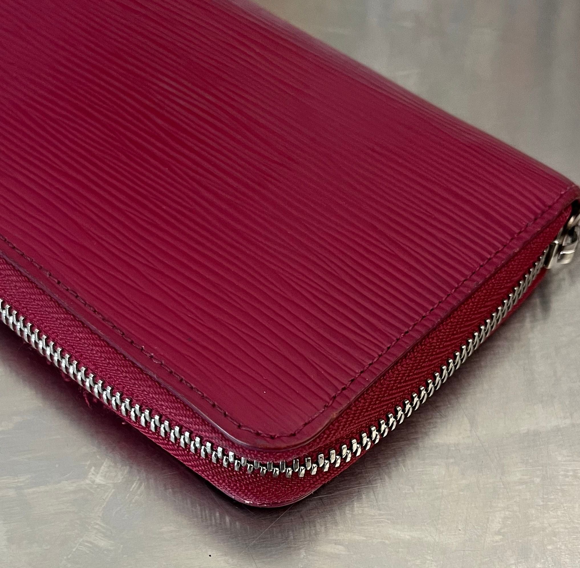 Louis Vuitton Zippy Epi