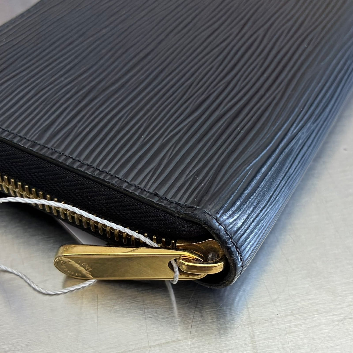 Louis Vuitton Zippy Epi