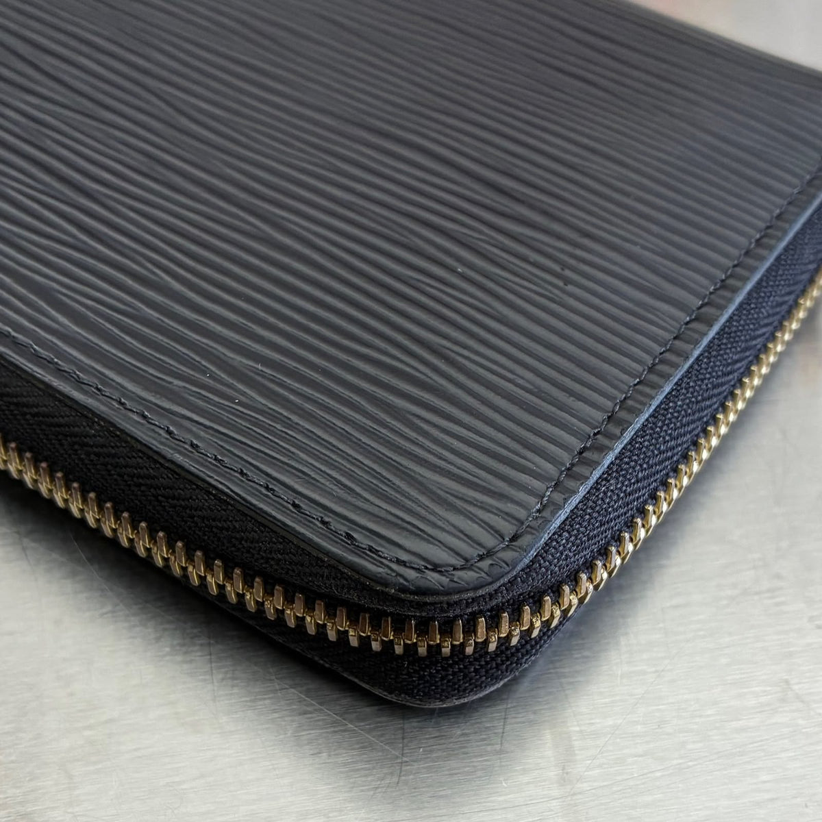 Louis Vuitton Zippy Epi
