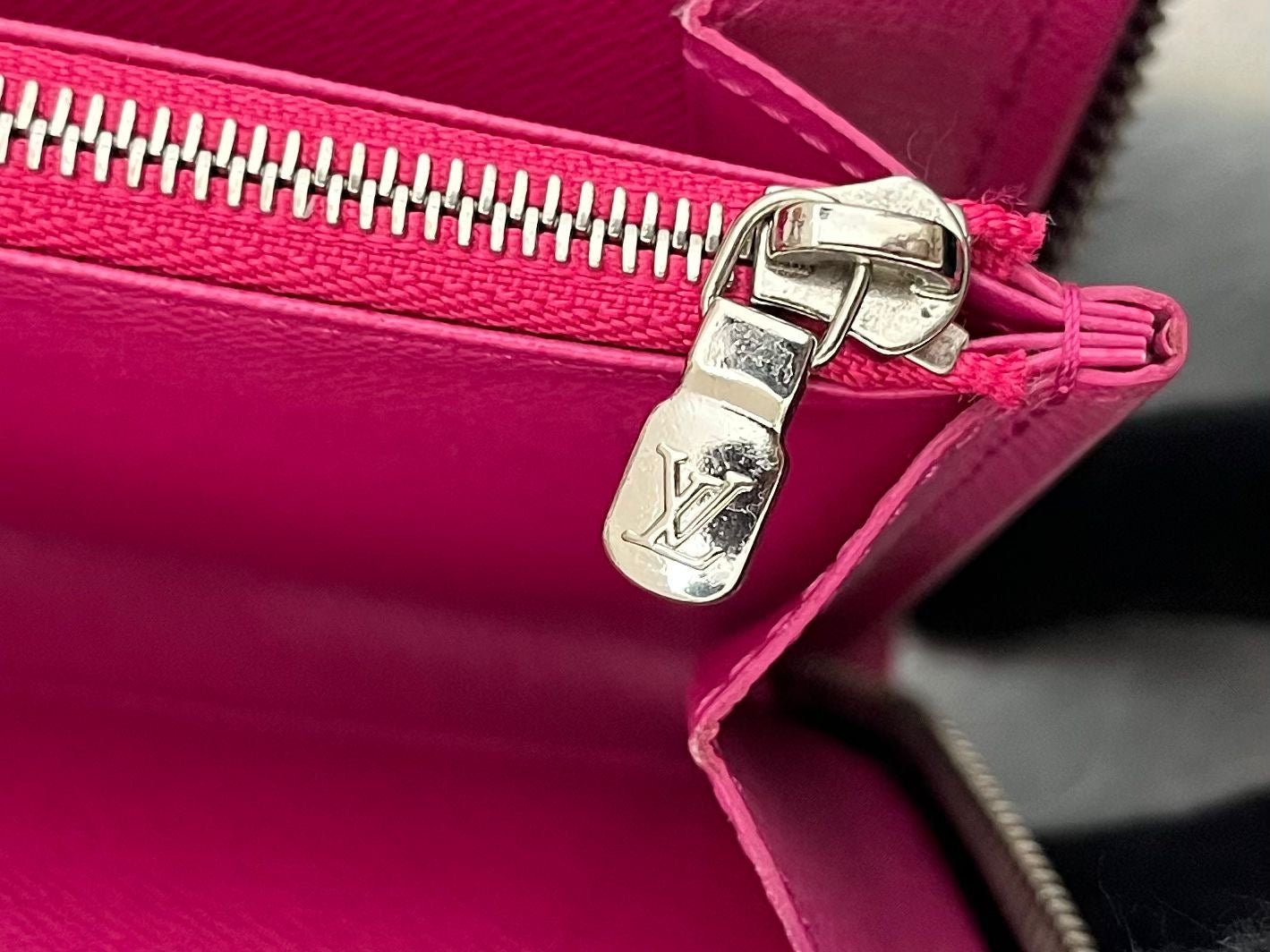 Louis Vuitton Zippy Epi Leder